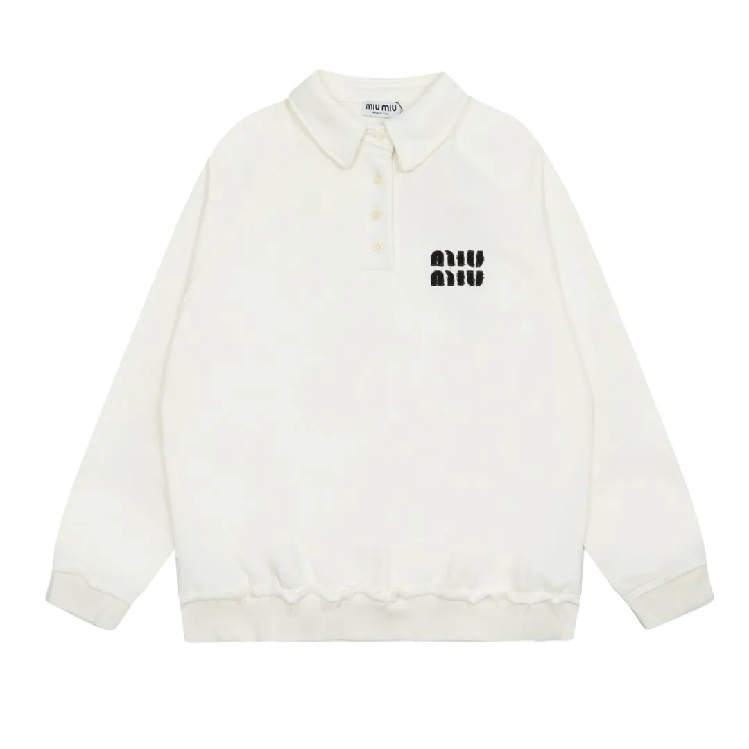 【Miumiu 公式旗艦店】ミュウミュウ  丸首の衛衣 スウェット ご好評に付き再入荷！241122