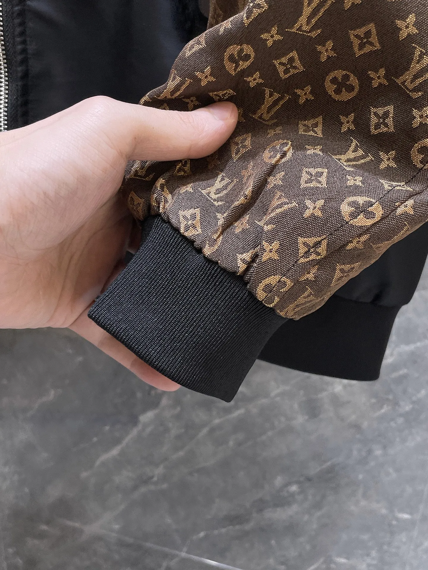 LV【LOUIS VUITTON 公式旗艦店】ルイヴィトン  ジャケット着 ご好評に付き再入荷！250106