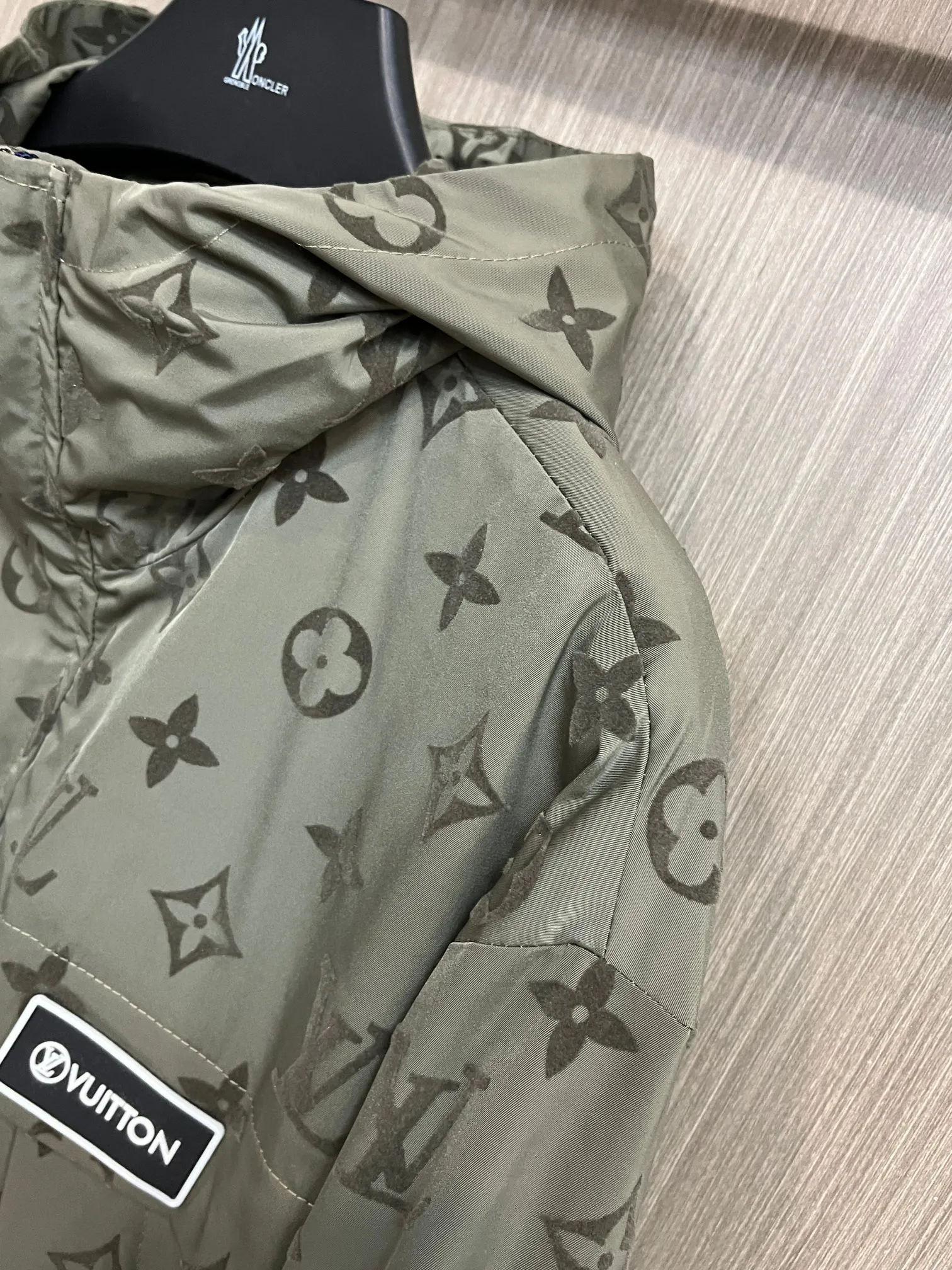 LV【LOUIS VUITTON 公式旗艦店】ルイヴィトン  ジャケット着 ご好評に付き再入荷！250106