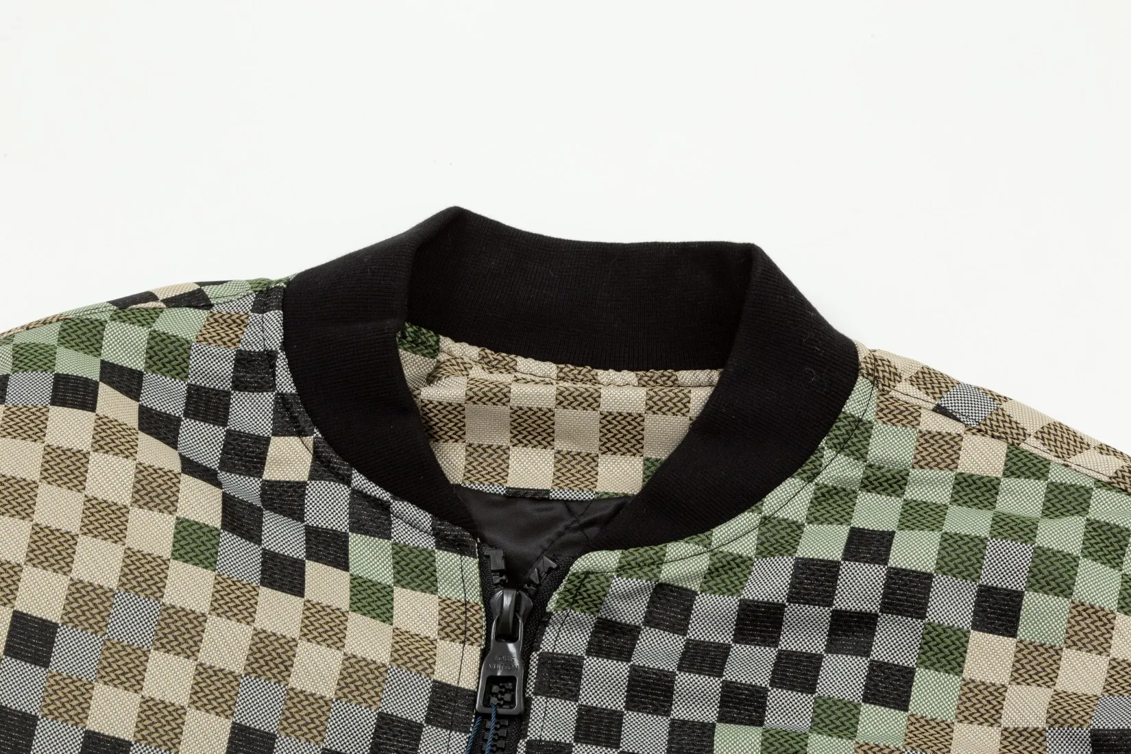 LV【LOUIS VUITTON  公式旗艦店】ルイヴィトン   ジャケット着 好評に付き再入荷！ 241216