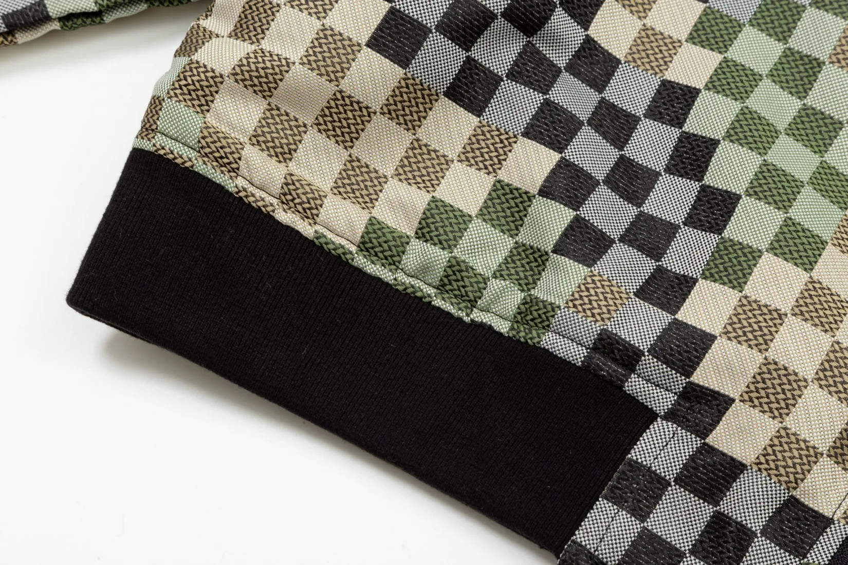 LV【LOUIS VUITTON  公式旗艦店】ルイヴィトン   ジャケット着 好評に付き再入荷！ 241216