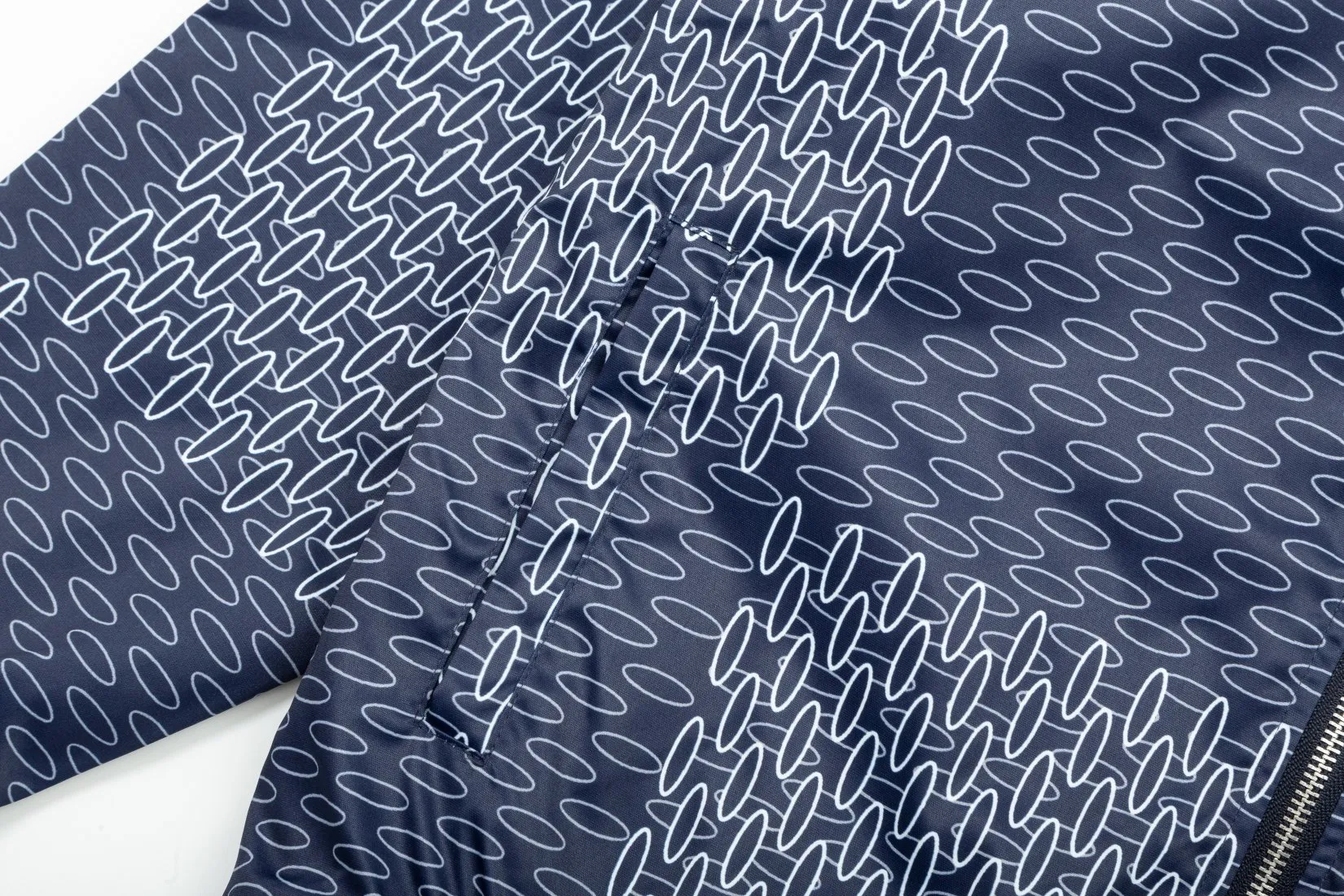 LV 【LOUIS VUITTON 公式旗艦店】ルイヴィトン  ジャケット着 ご好評に付き再入荷！241021