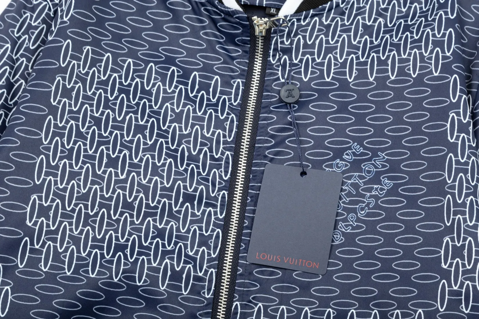 LV 【LOUIS VUITTON 公式旗艦店】ルイヴィトン  ジャケット着 ご好評に付き再入荷！241021