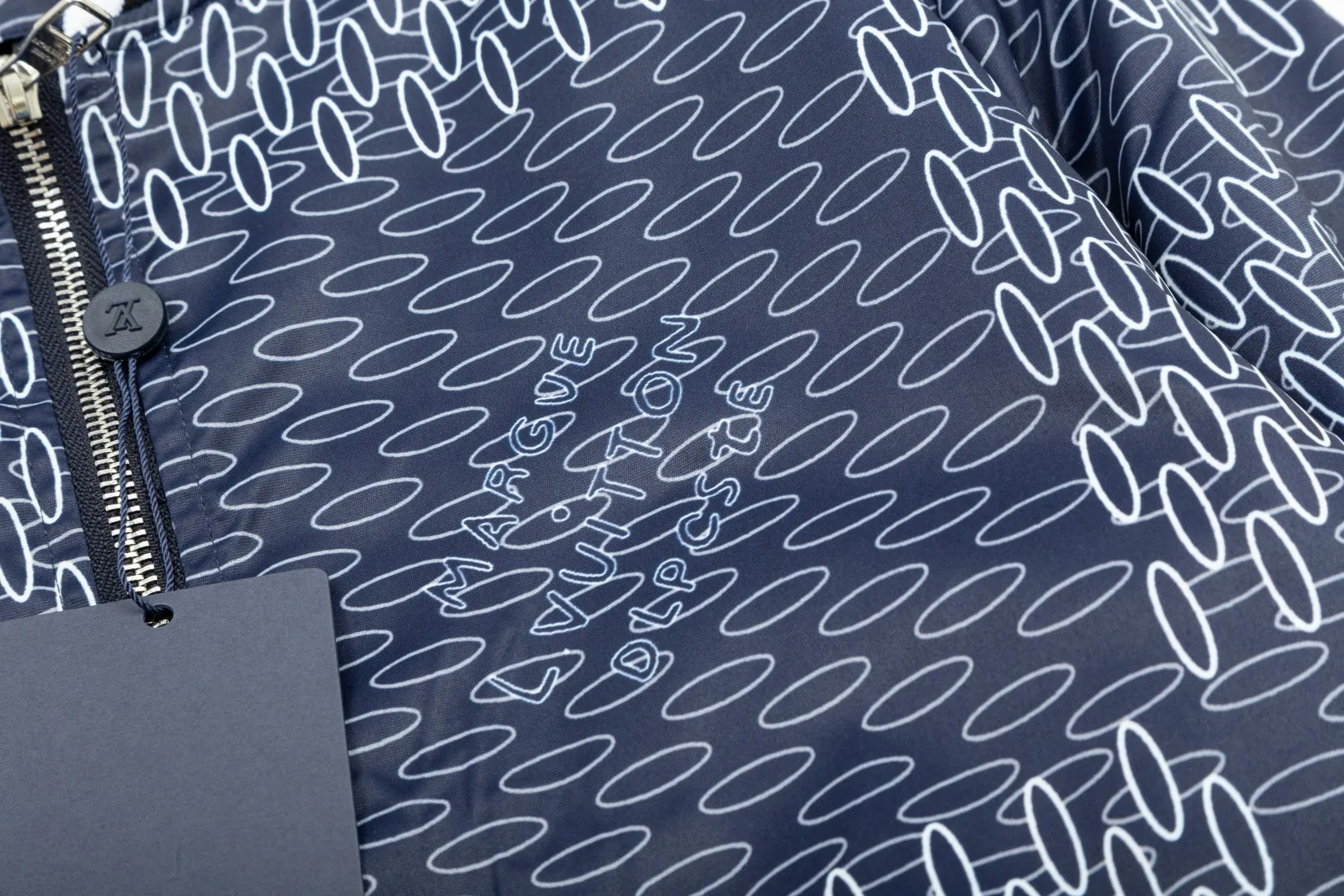 LV 【LOUIS VUITTON 公式旗艦店】ルイヴィトン  ジャケット着 ご好評に付き再入荷！241021