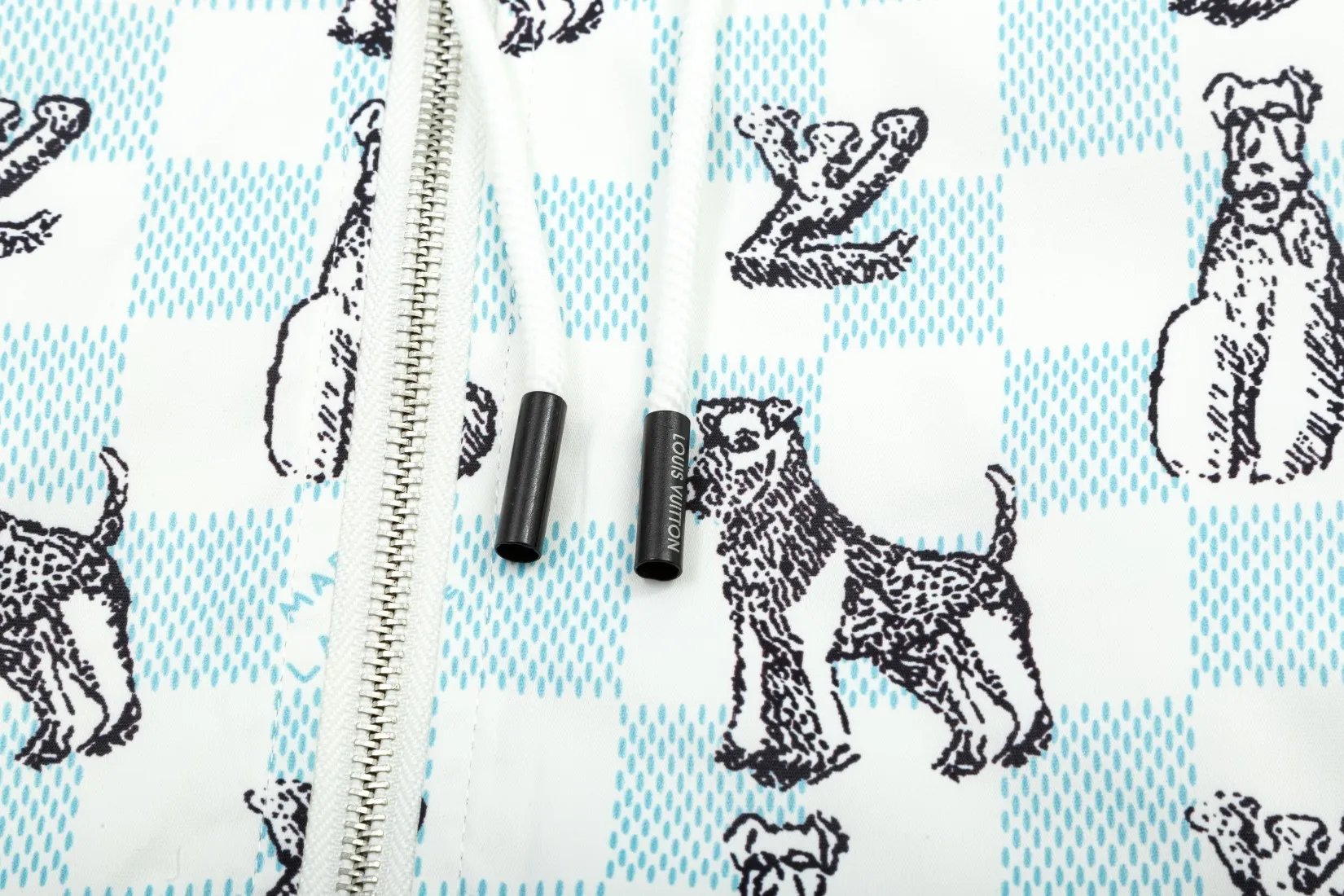 LV 【LOUIS VUITTON 公式旗艦店】ルイヴィトン  ジャケット着 ご好評に付き再入荷！241021