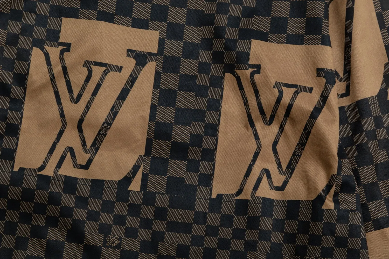 LV 【LOUIS VUITTON 公式旗艦店】ルイヴィトン  ジャケット着 ご好評に付き再入荷！241021