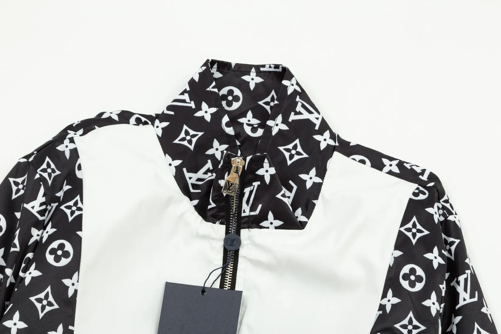 LV 【LOUIS VUITTON 公式旗艦店】ルイヴィトン  ジャケット着 ご好評に付き再入荷！241021