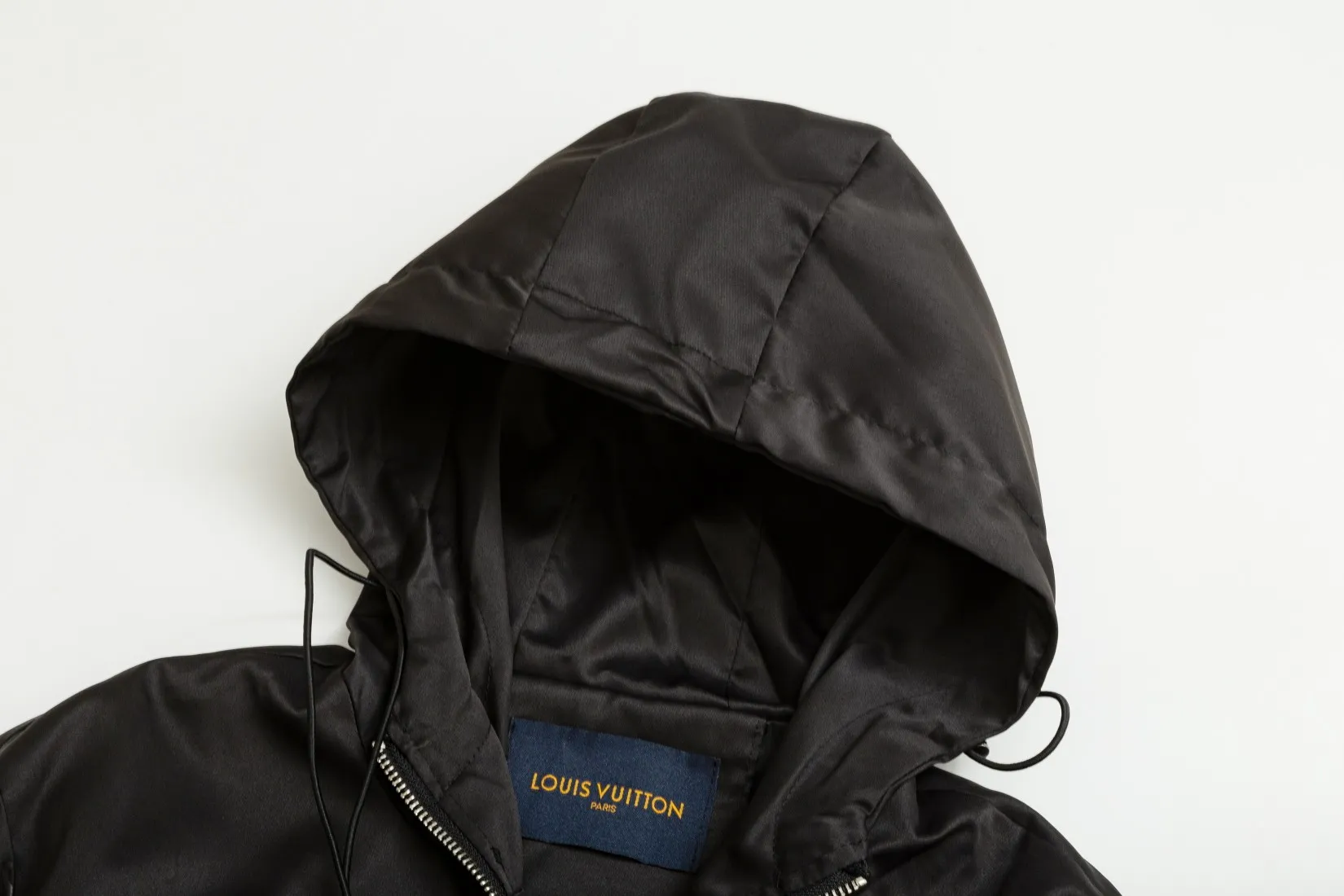 LV 【LOUIS VUITTON 公式旗艦店】ルイヴィトン  ジャケット着 ご好評に付き再入荷！241021