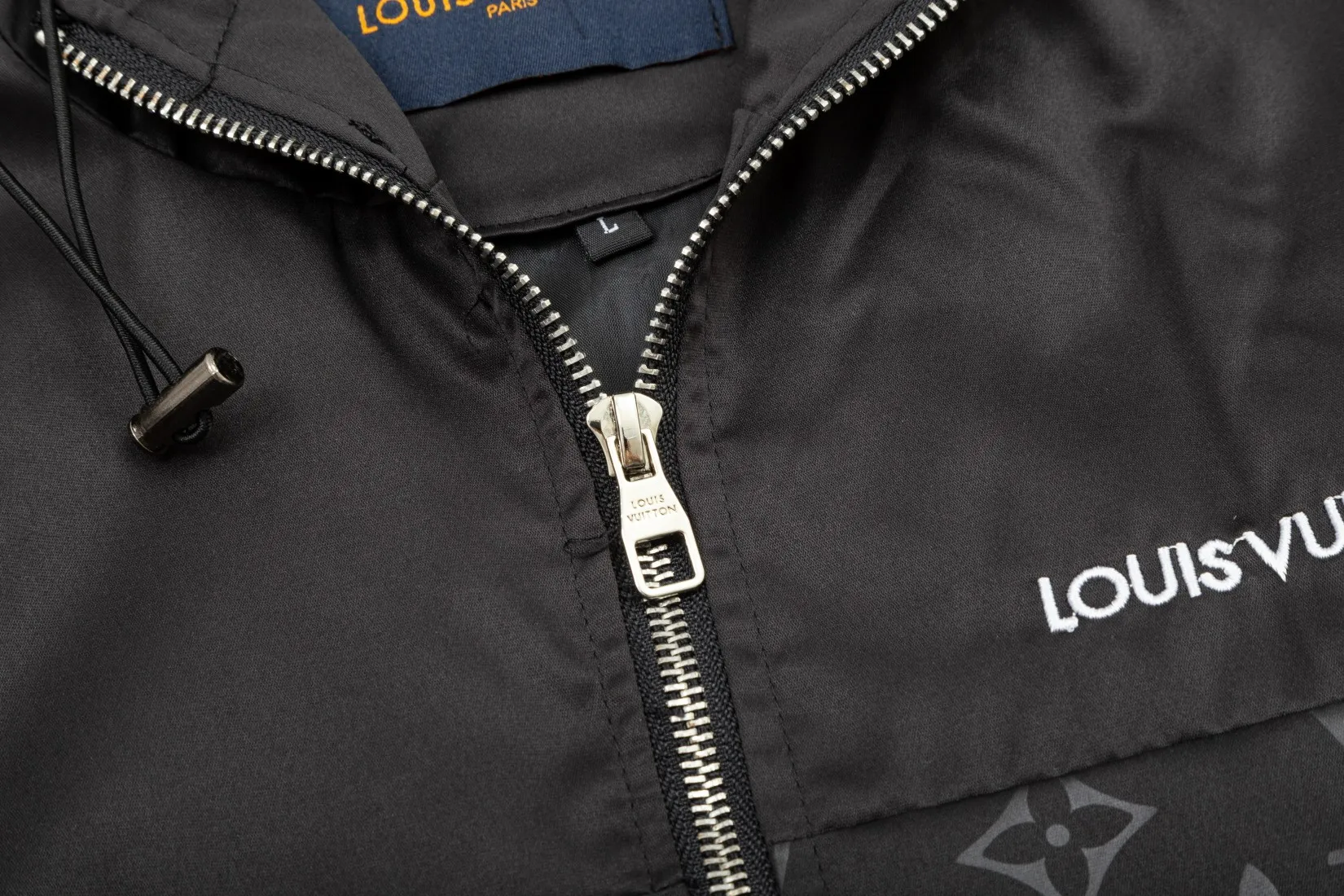 LV 【LOUIS VUITTON 公式旗艦店】ルイヴィトン  ジャケット着 ご好評に付き再入荷！241021