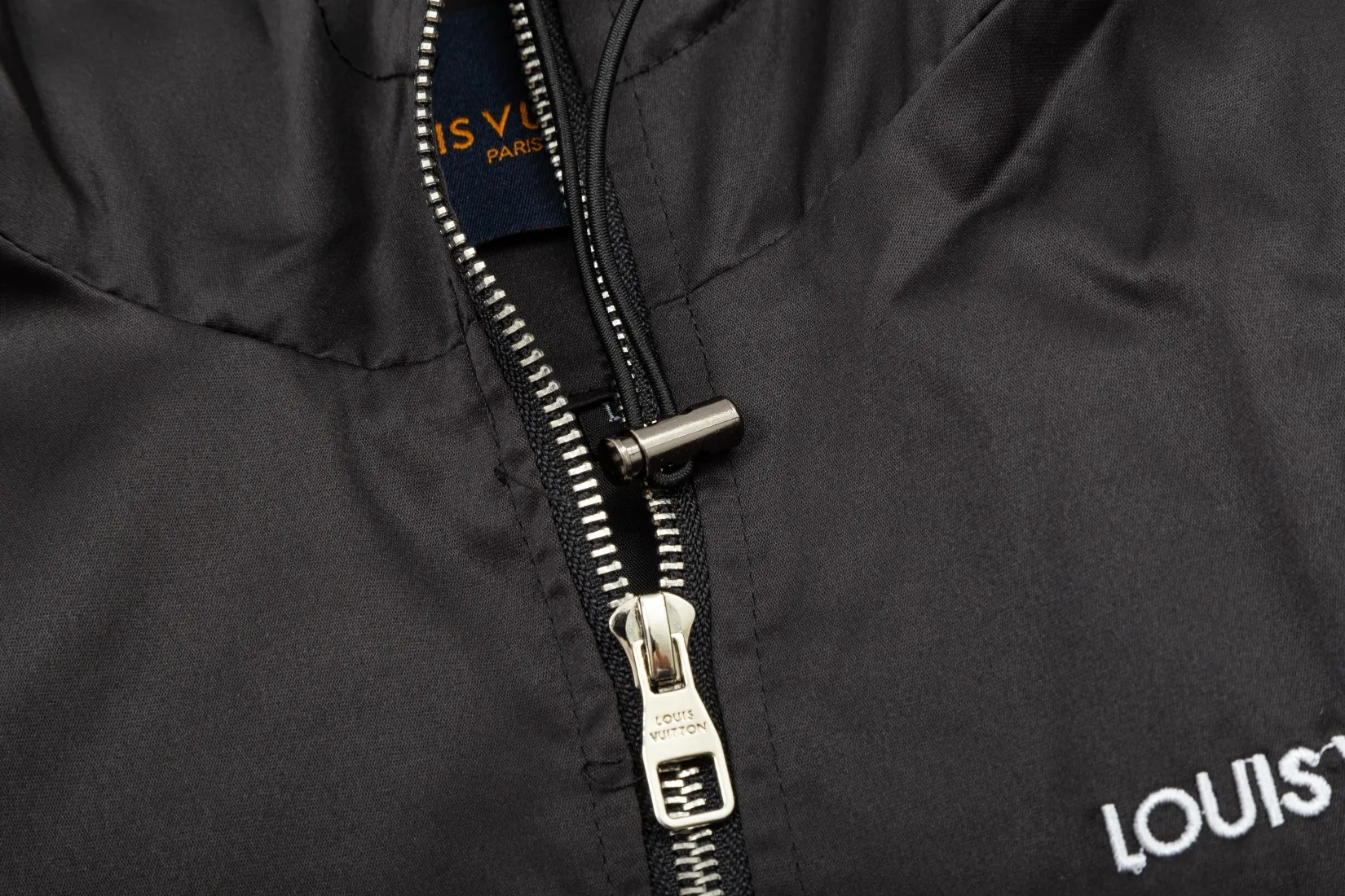 LV 【LOUIS VUITTON 公式旗艦店】ルイヴィトン  ジャケット着 ご好評に付き再入荷！241021