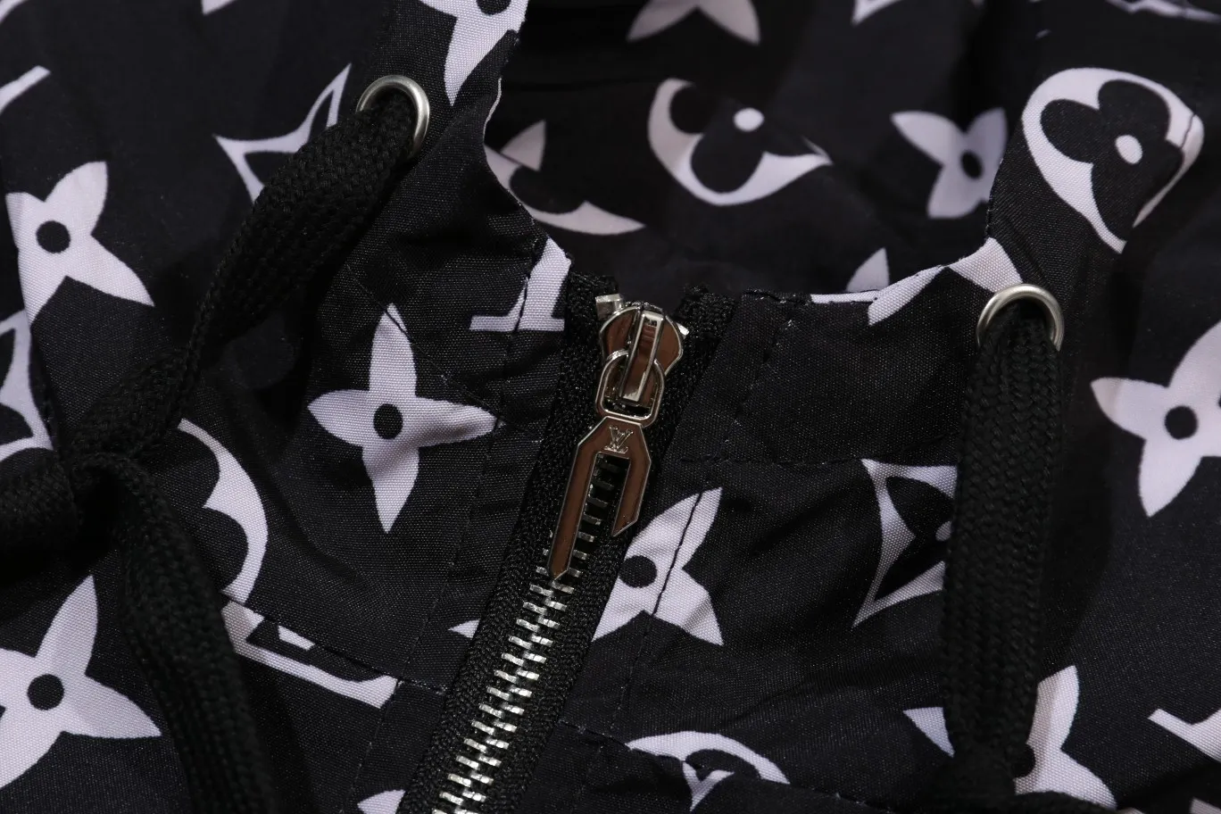 【LOUIS VUITTON】ルイヴィトン   ジャケット着ご好評に付き再入荷！240921