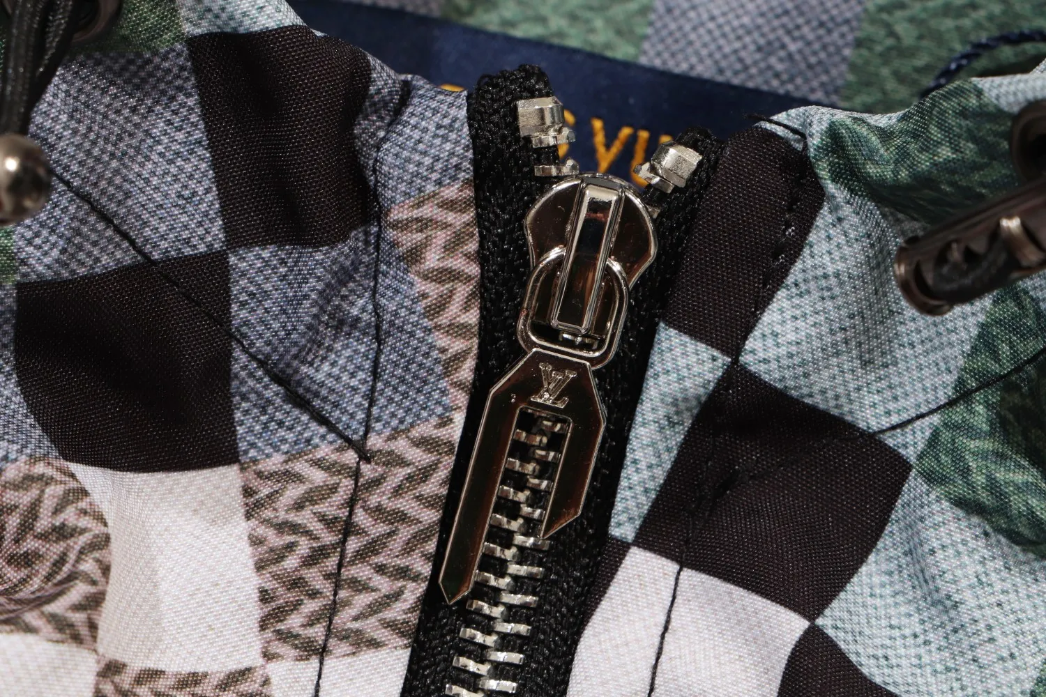 【LOUIS VUITTON】ルイヴィトン   ジャケット着  ご好評に付き再入荷！240921