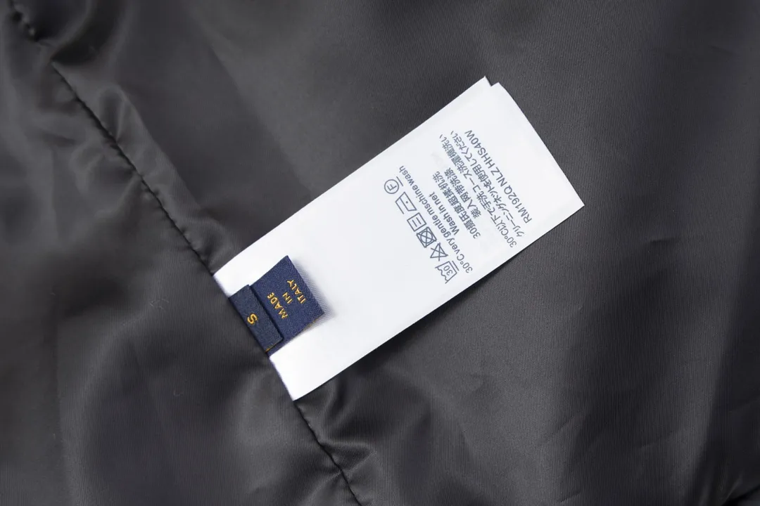 【LOUIS VUITTON  公式旗艦店】ルイヴィトン  ジャケット着 好評に付き再入荷！