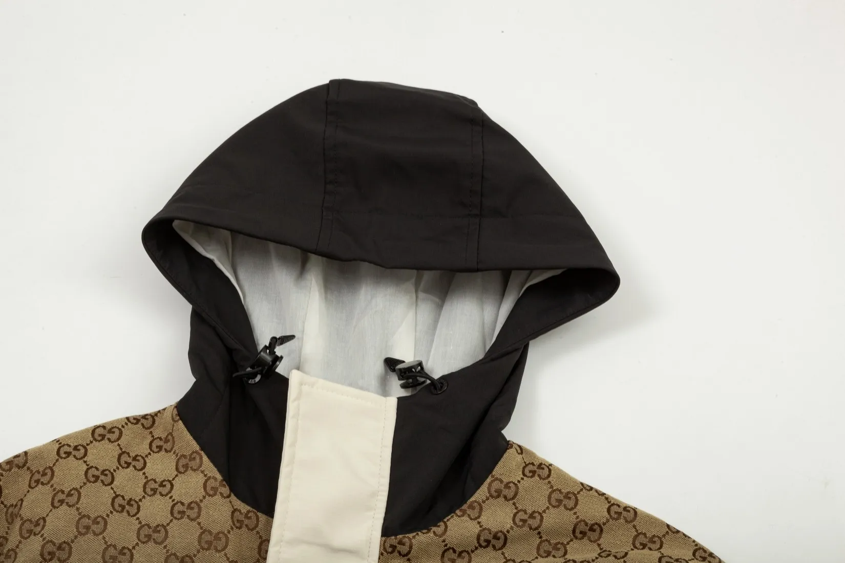 【GUCCI  公式旗艦店】グッチ   ジャケット着 好評に付き再入荷！241212