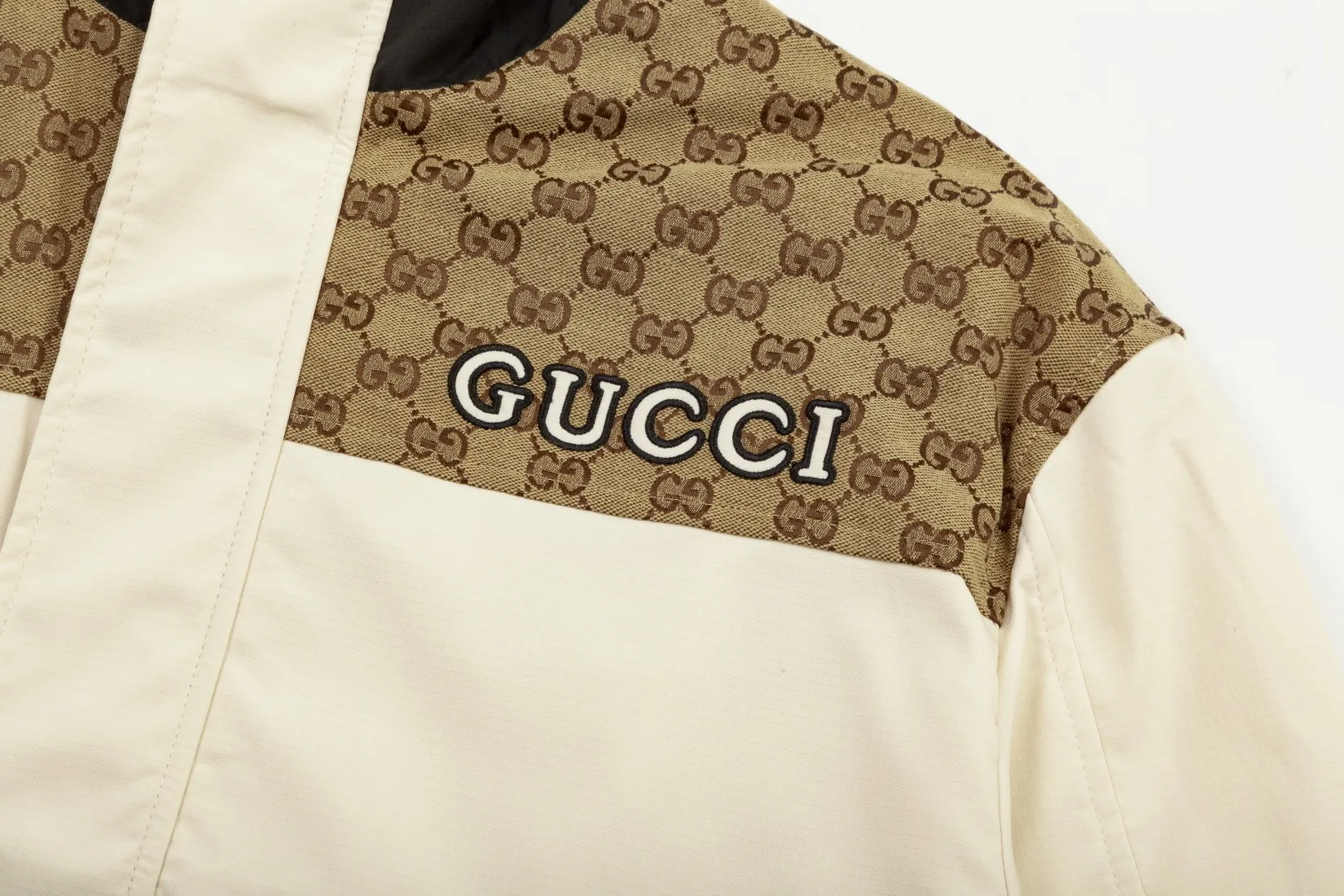 【GUCCI  公式旗艦店】グッチ   ジャケット着 好評に付き再入荷！241212