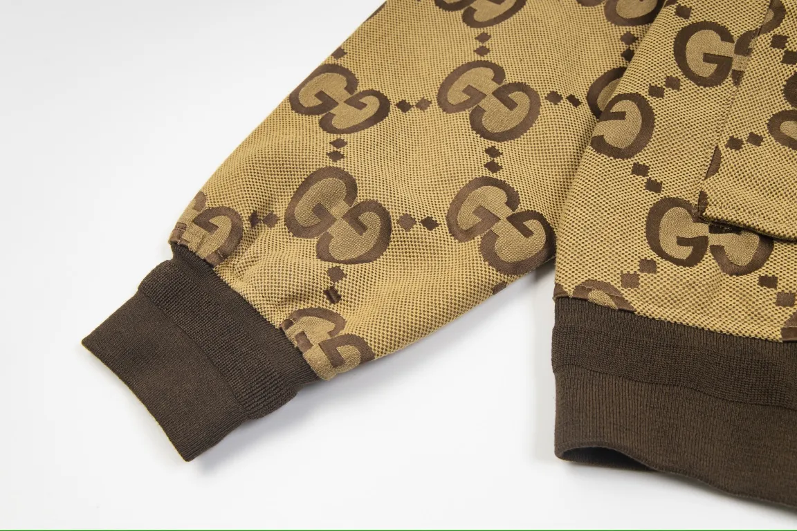 【GUCCI  公式旗艦店】グッチ  ジャケット着 ご好評に付き再入荷！241212
