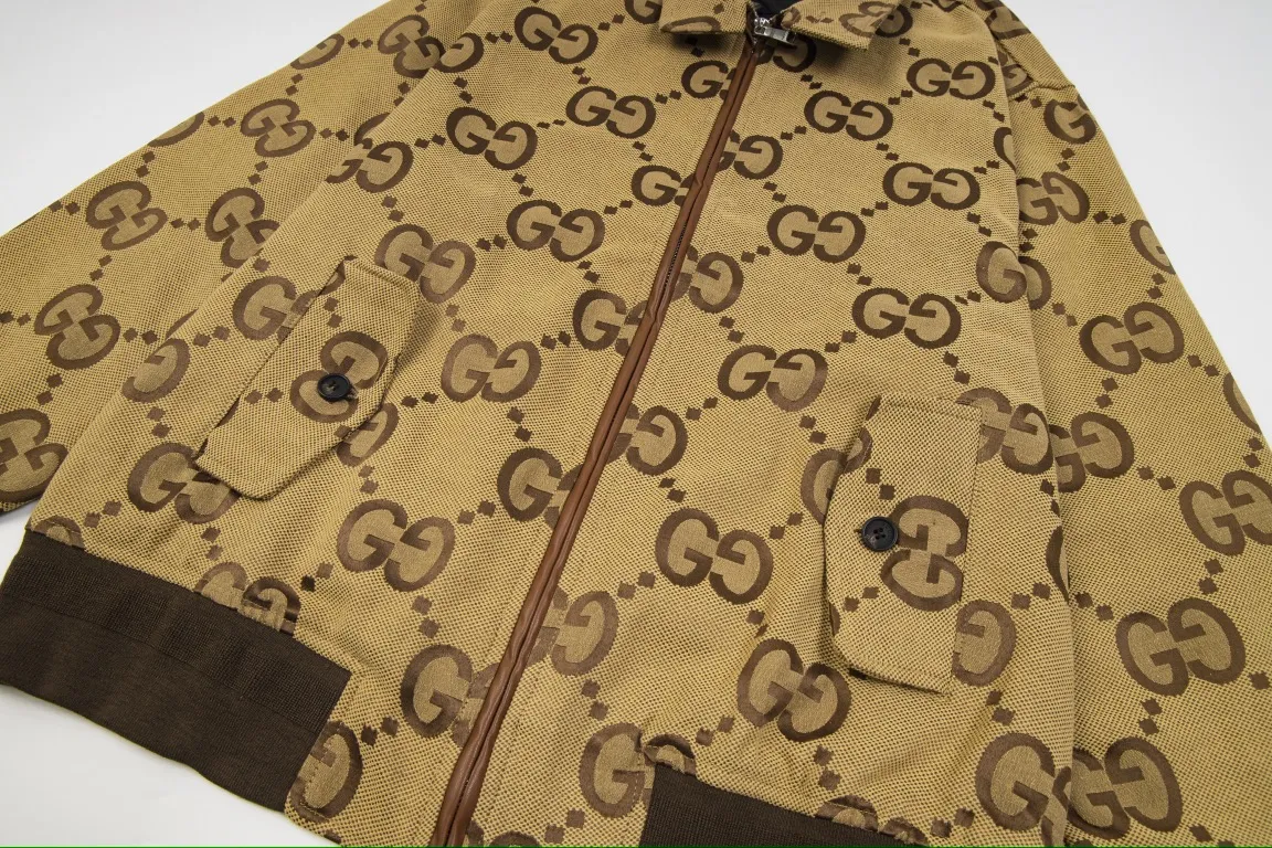 【GUCCI  公式旗艦店】グッチ  ジャケット着 ご好評に付き再入荷！241212