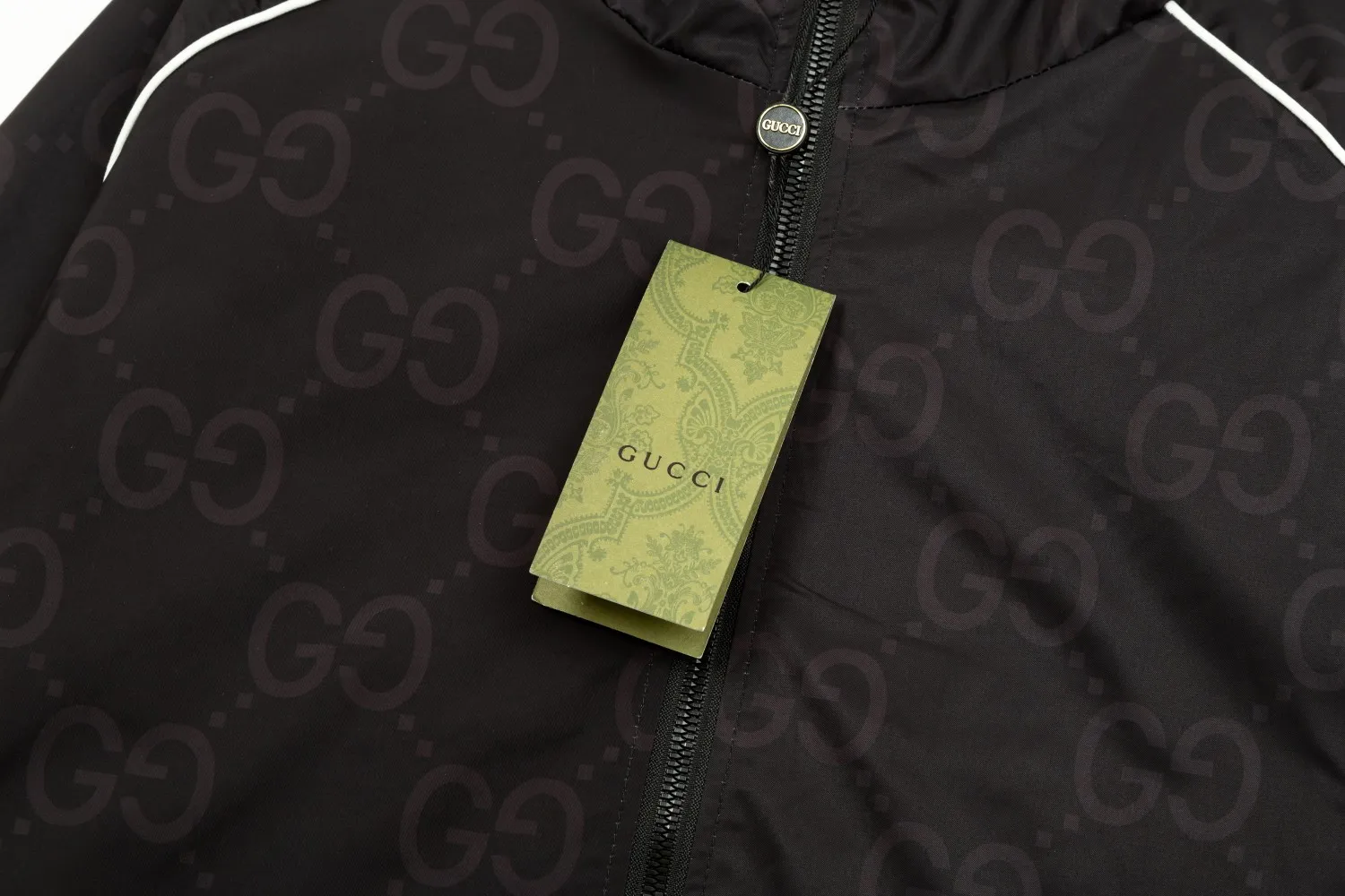 【GUCCI  公式旗艦店】グッチ  ジャケット着 ご好評に付き再入荷！241111