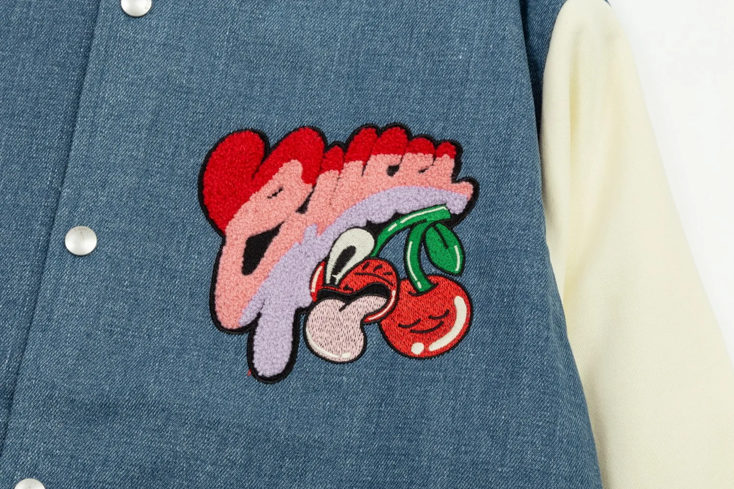 【GUCCI  公式旗艦店】グッチ  ジャケット着 ご好評に付き再入荷！241021