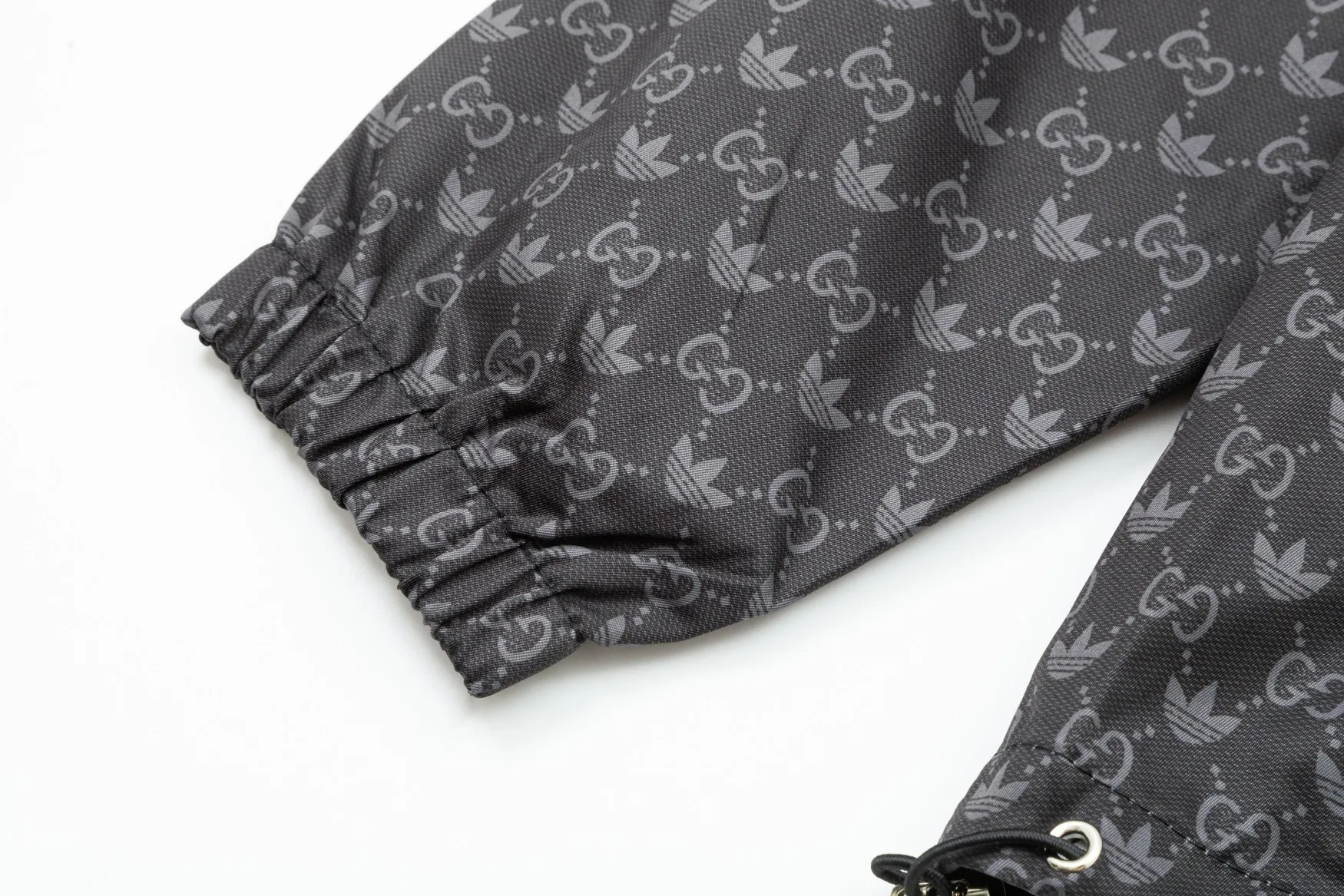 【GUCCI】グッチ   ジャケット着ご好評に付き再入荷！240926