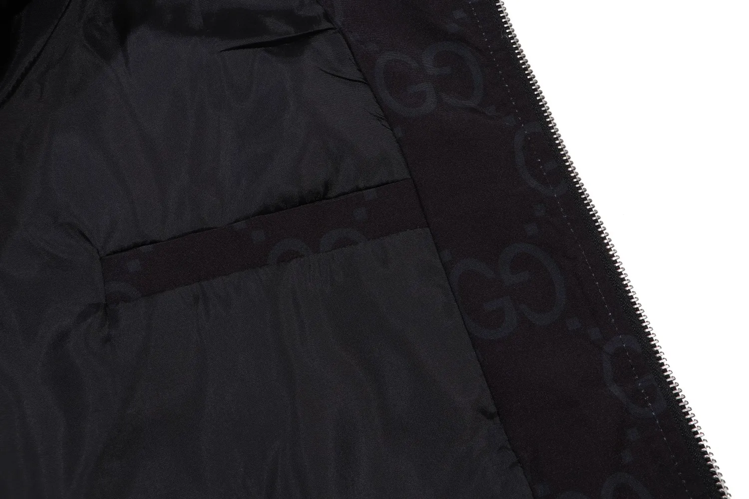 【GUCCI】グッチ ジャケット着  ご好評に付き再入荷！240921