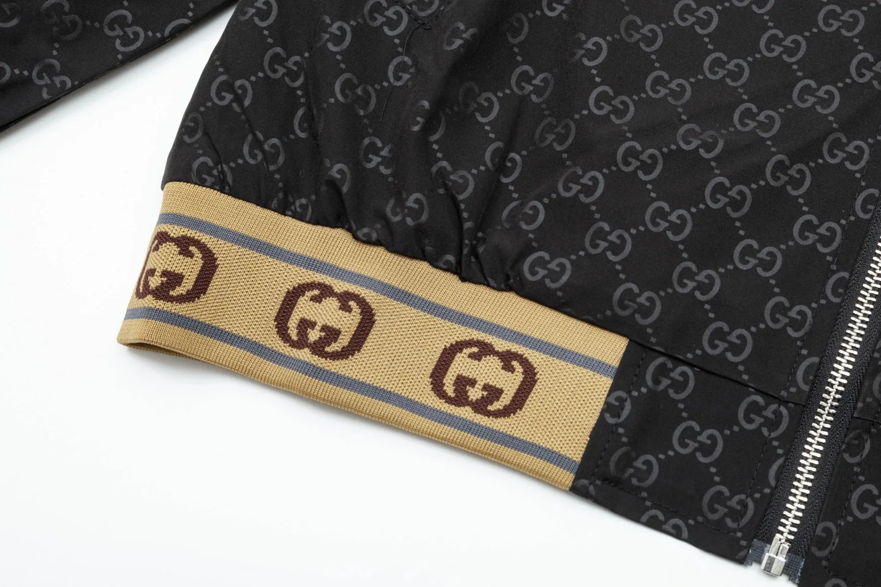 【GUCCI】グッチ ジャケット着  ご好評に付き再入荷！240921