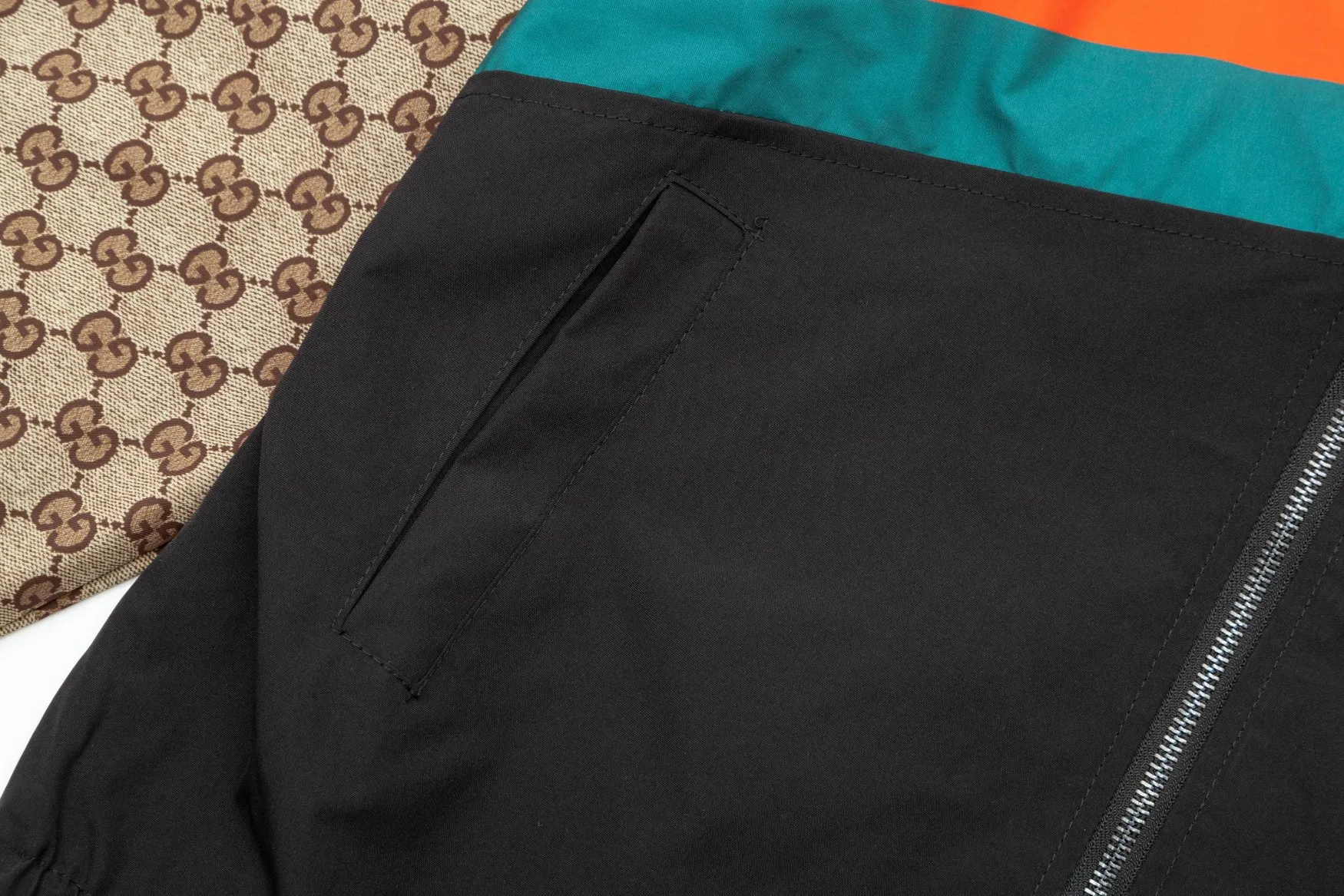 【GUCCI】グッチ ジャケット着  ご好評に付き再入荷！240921