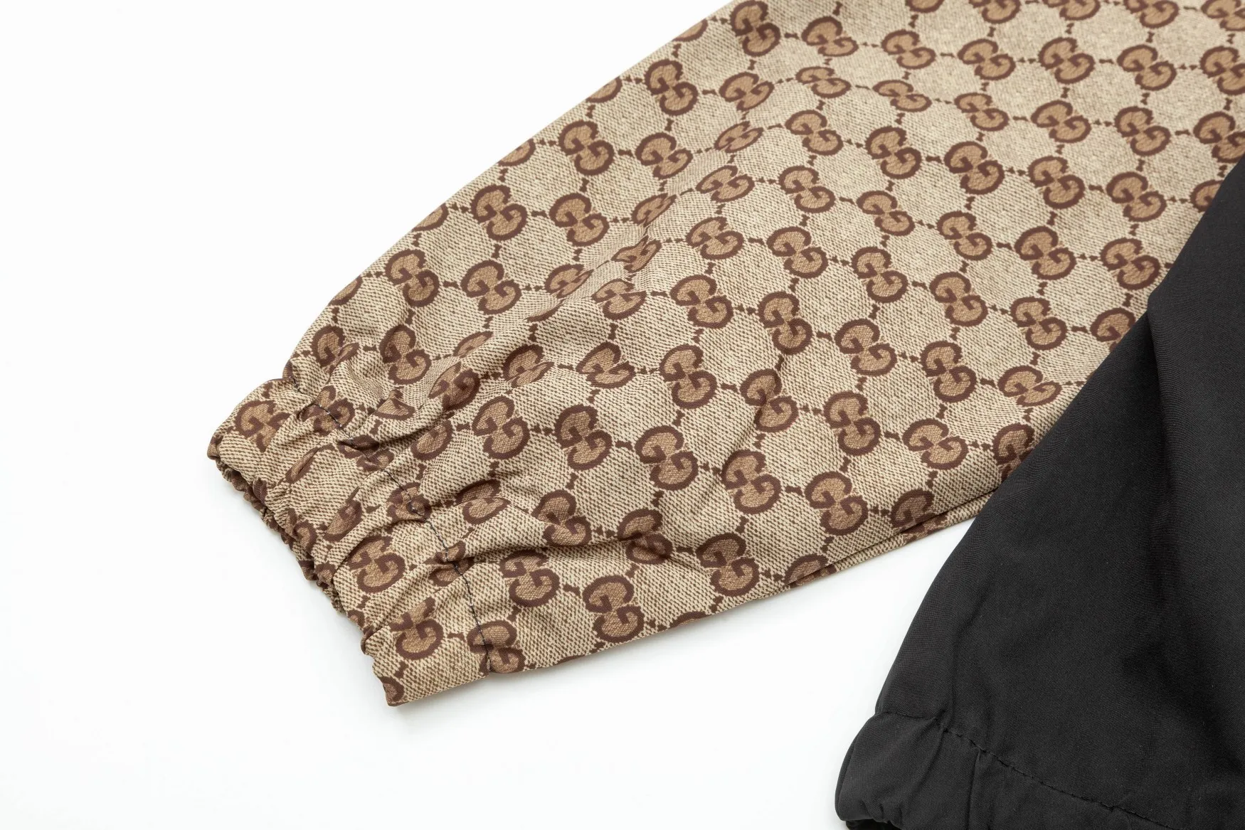【GUCCI】グッチ ジャケット着  ご好評に付き再入荷！240921