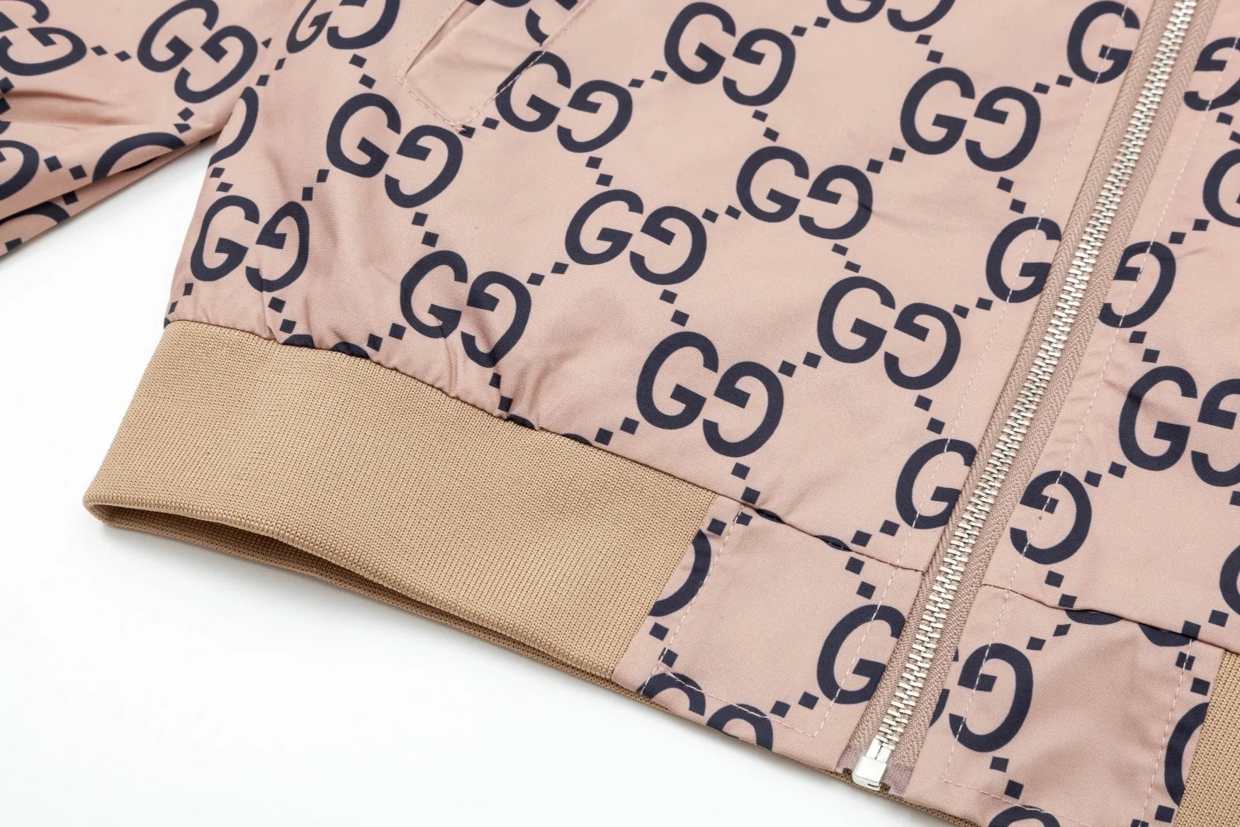 【GUCCI】グッチ ジャケット着  ご好評に付き再入荷！240921