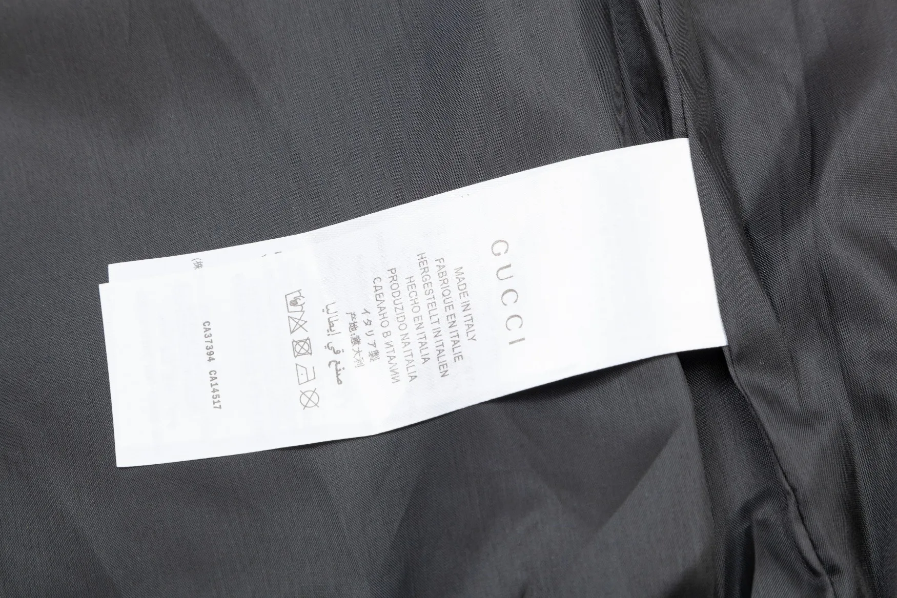 【GUCCI 公式旗艦店】グッチ  ジャケット着 好評に付き再入荷 240828