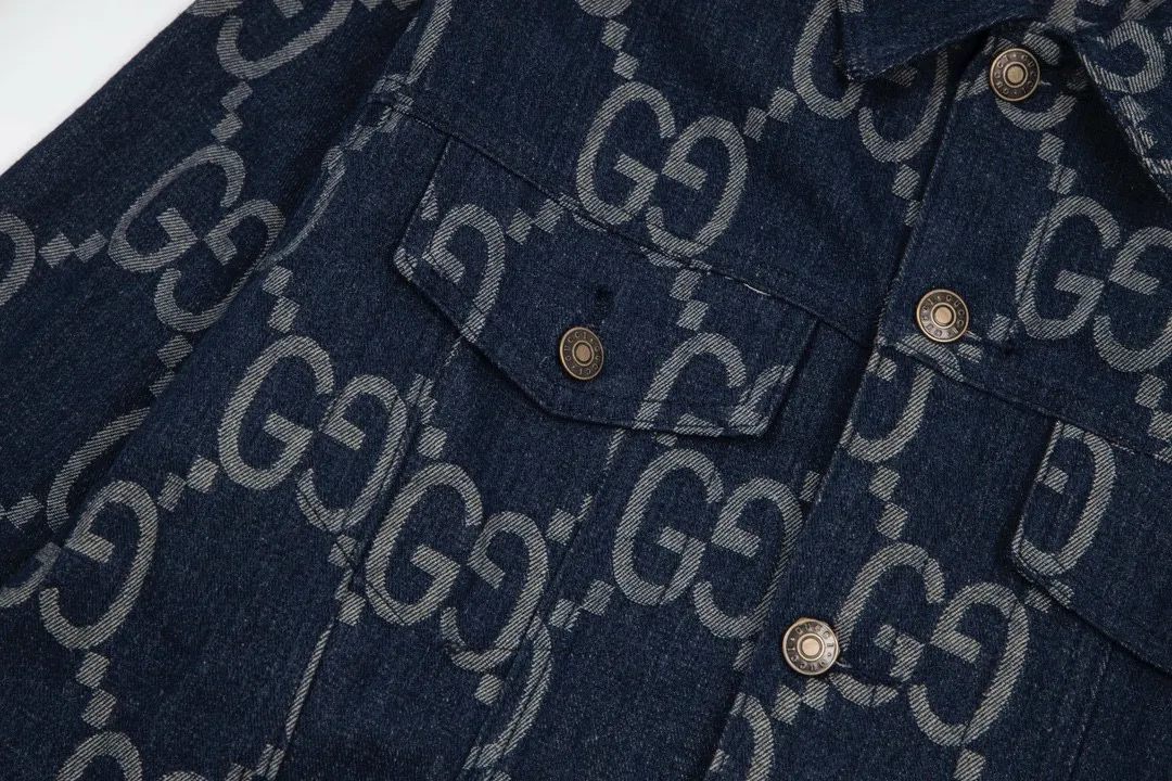 【GUCCI 公式旗艦店】グッチ  ジャケット着 好評に付き再入荷 240828
