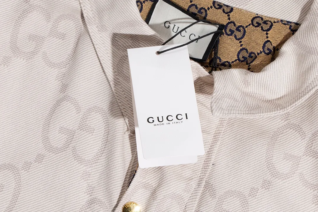 【GUCCI  公式旗艦店】グッチ   ジャケット着 好評に付き再入荷 240826