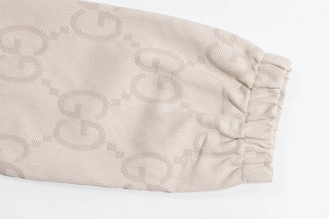 【GUCCI  公式旗艦店】グッチ   ジャケット着 好評に付き再入荷 240826
