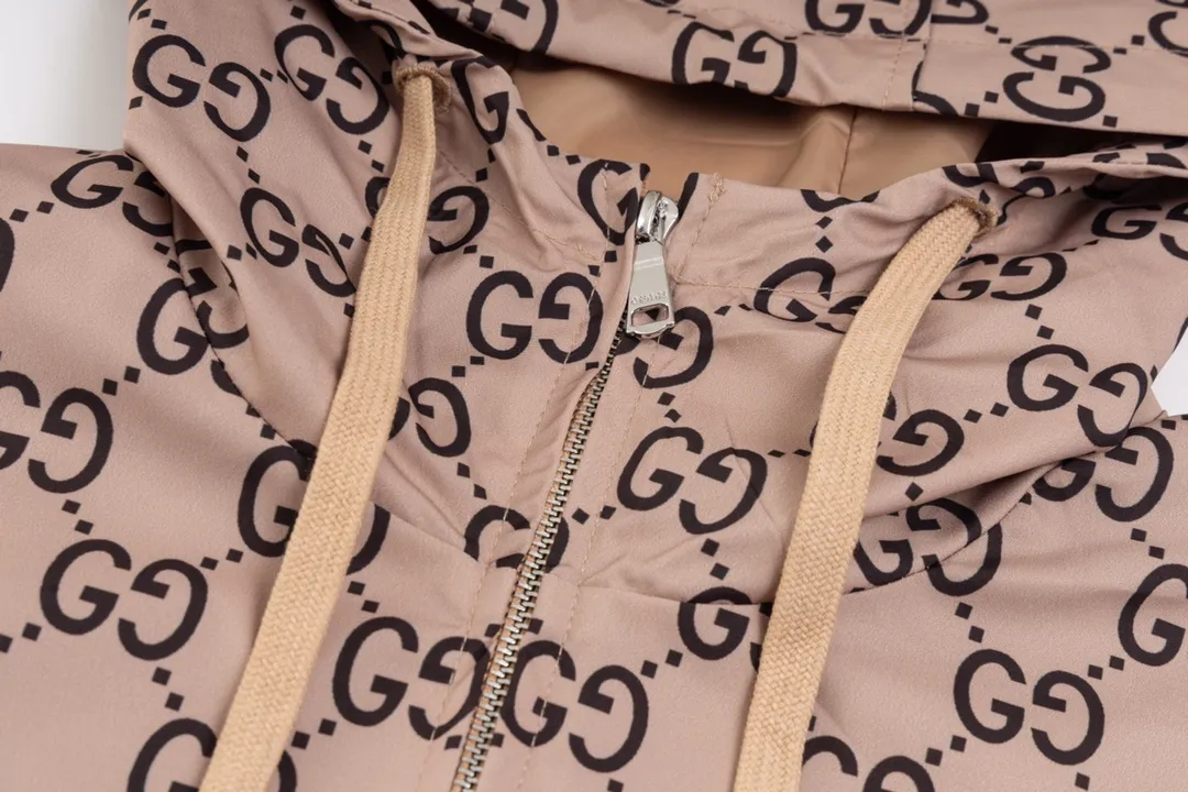 【GUCCI  公式旗艦店】グッチ   ジャケット着 好評に付き再入荷 240826