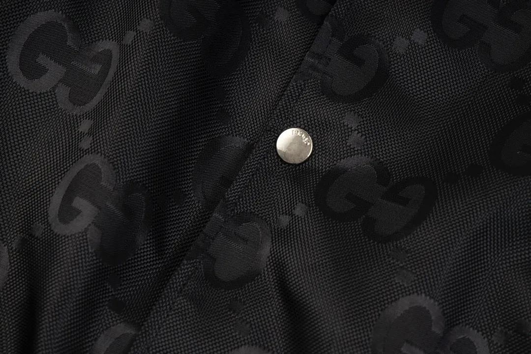 【GUCCI  公式旗艦店】グッチ  ジャケット着 好評に付き再入荷 240826