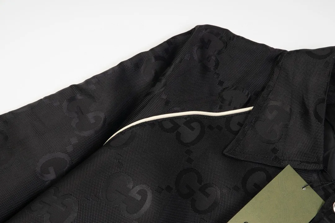 【GUCCI  公式旗艦店】グッチ  ジャケット着 好評に付き再入荷 240826
