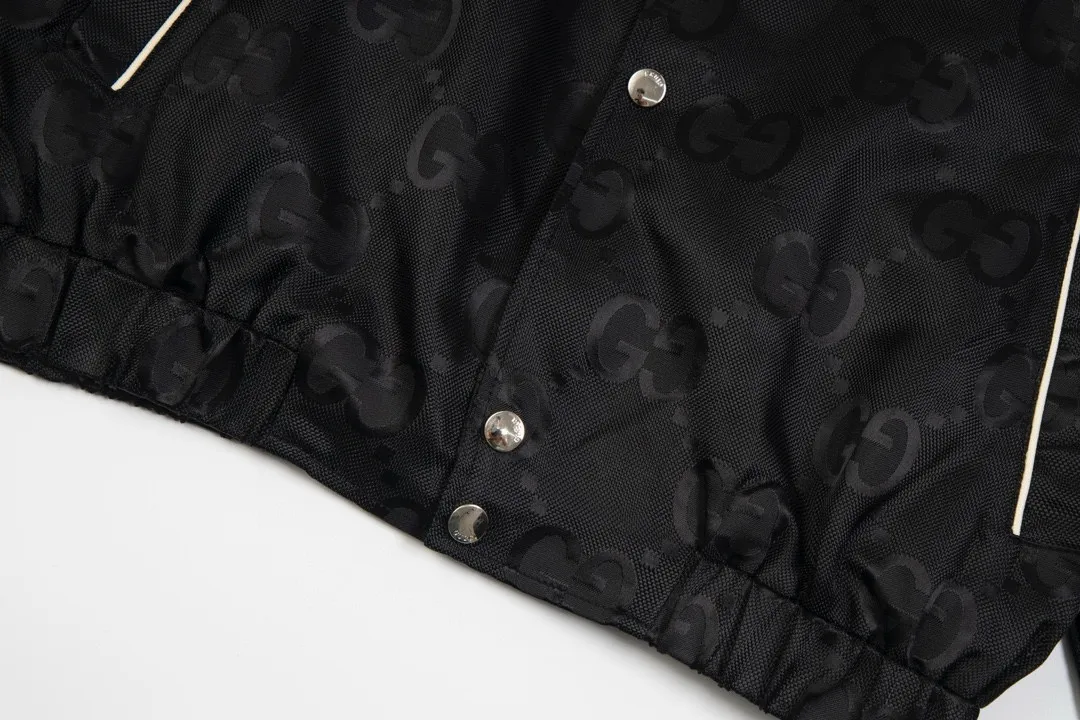 【GUCCI  公式旗艦店】グッチ  ジャケット着 好評に付き再入荷 240826