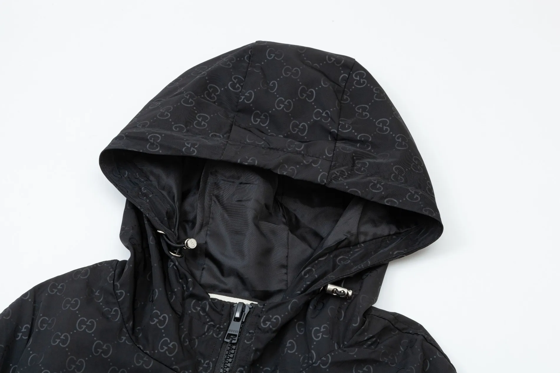 【GUCCI  公式旗艦店】グッチ  ジャケット着 好評に付き再入荷 240826