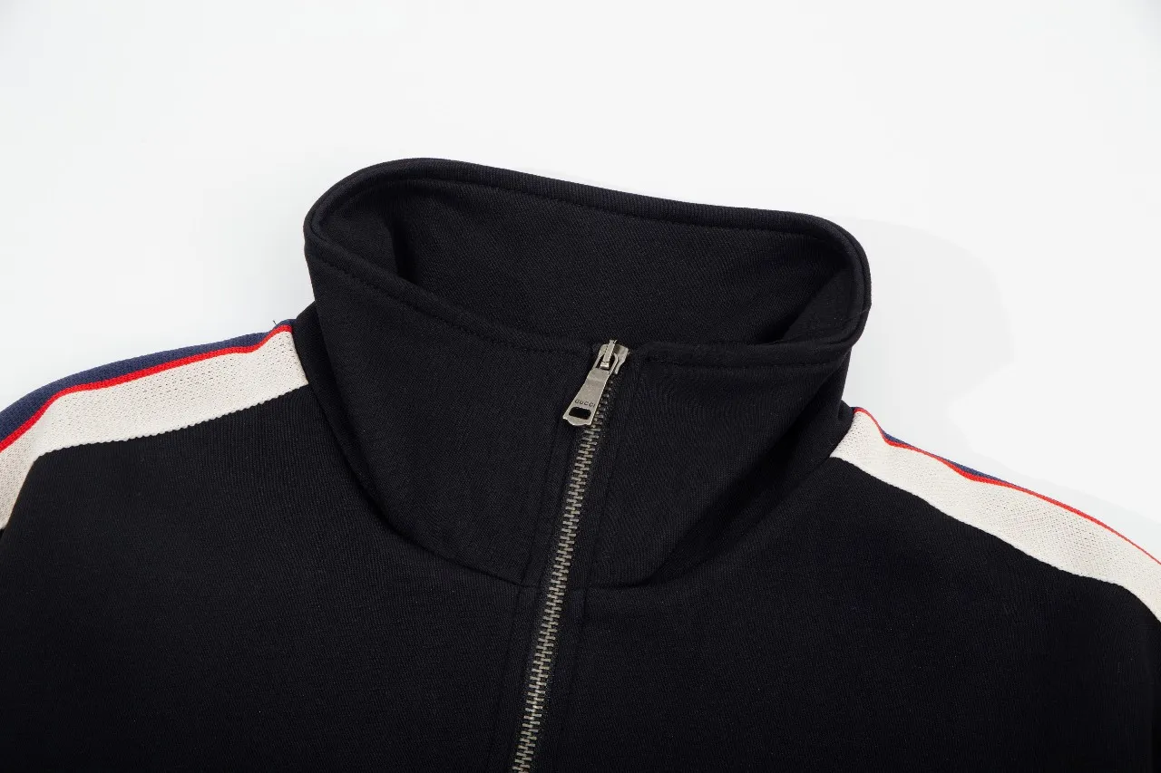 【GUCCI  公式旗艦店】グッチ   ジャケット着 好評に付き再入荷 240826