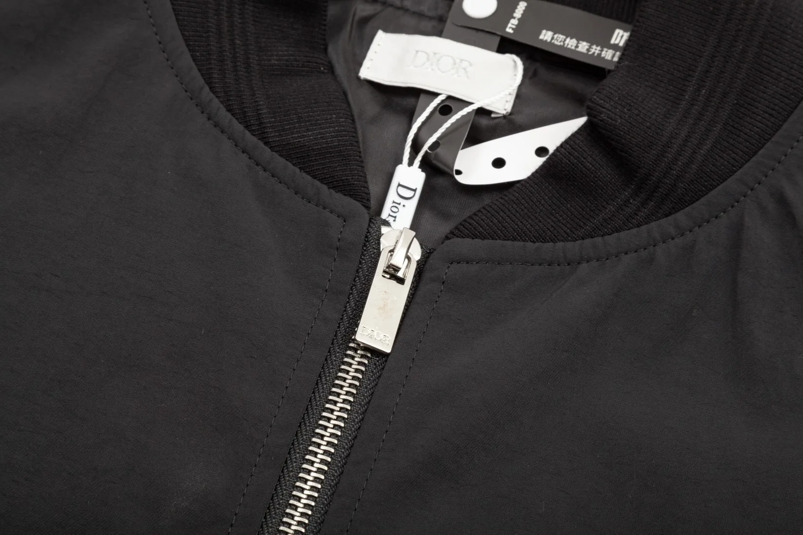 【DIOR  公式旗艦店】ディオール   ジャケット着 好評に付き再入荷！ 250106