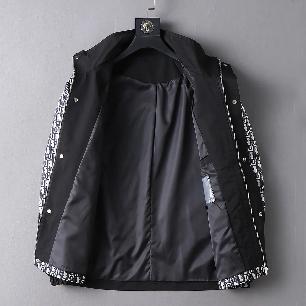 【DIOR  公式旗艦店】ディオール ジャケット着 ご好評に付き再入荷！241223