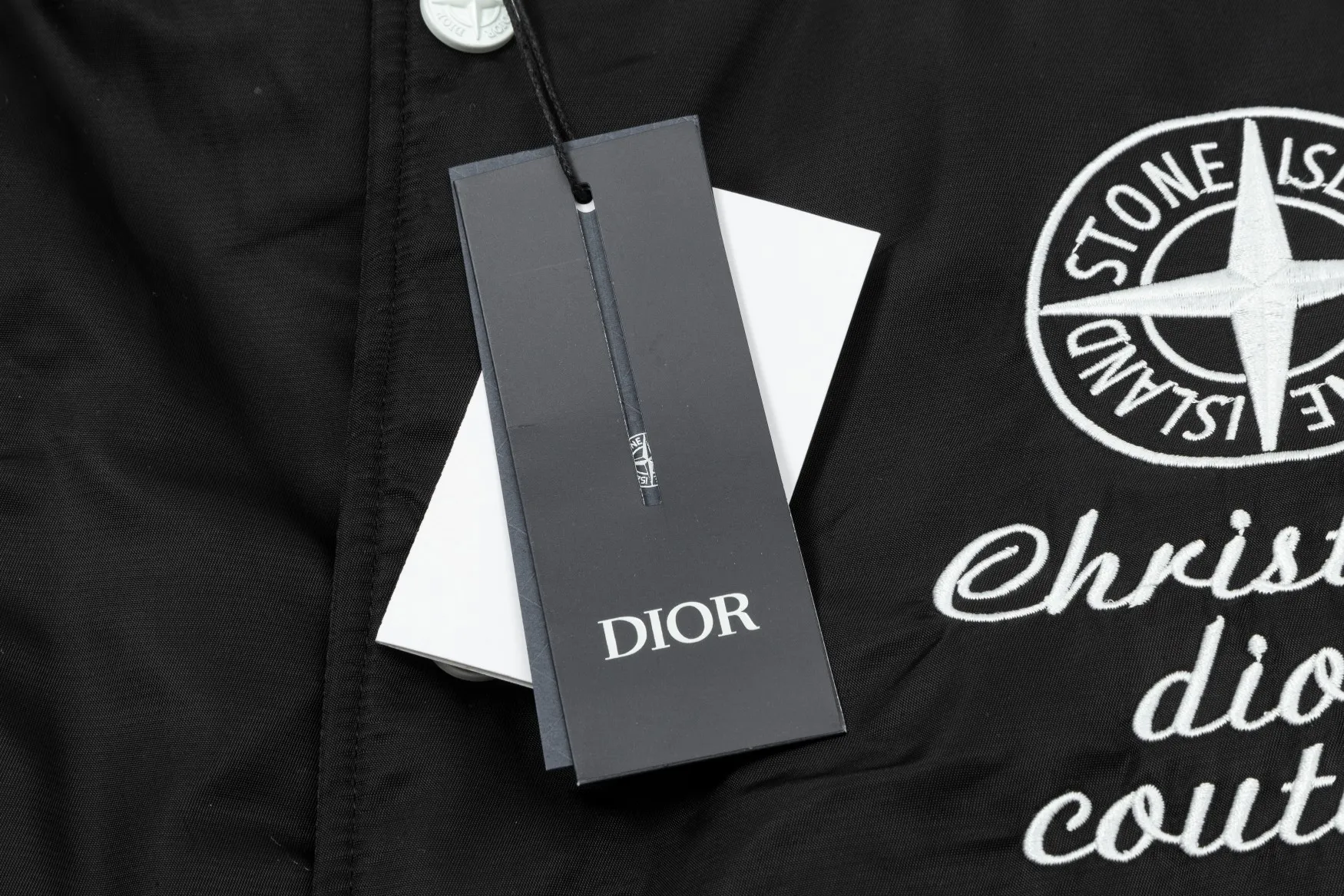 【DIOR  公式旗艦店】ディオール  ジャケット着 ご好評に付き再入荷！241212