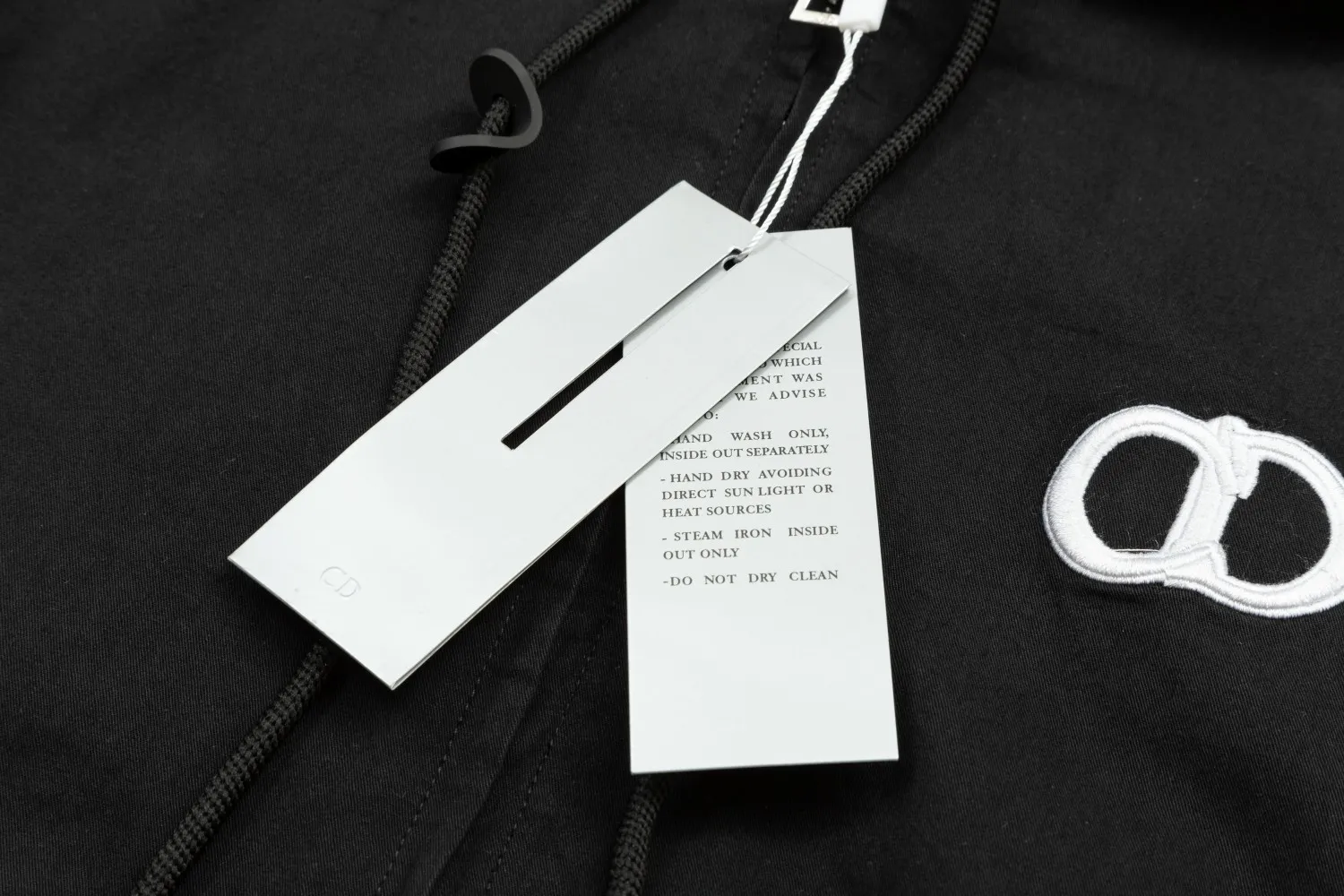 【DIOR  公式旗艦店】ディオール  ジャケット着 好評に付き再入荷！241212