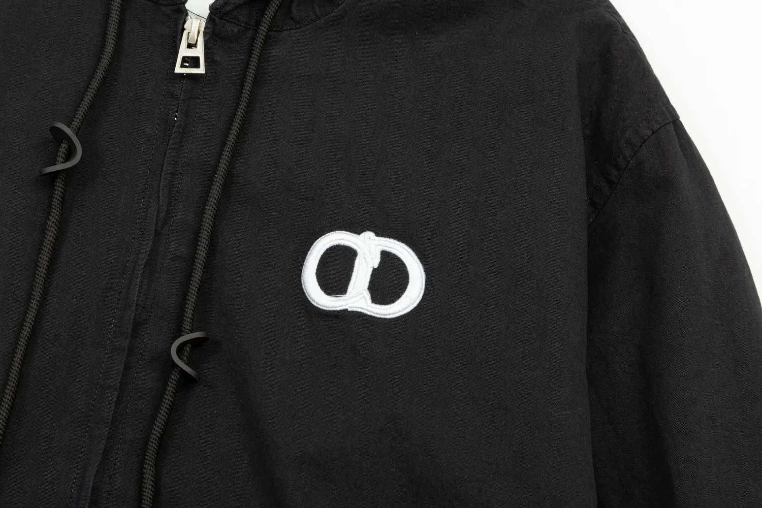 【DIOR  公式旗艦店】ディオール  ジャケット着 好評に付き再入荷！241212