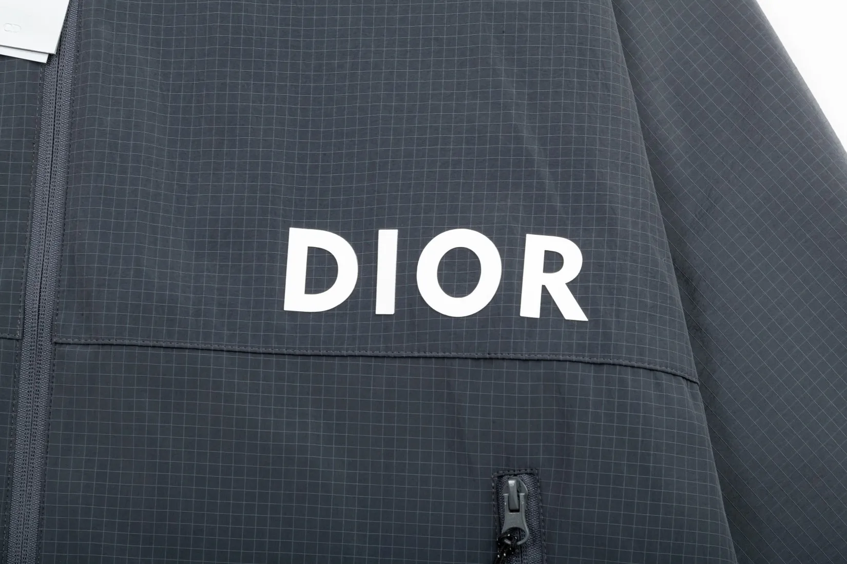 【DIOR  公式旗艦店】ディオール  ジャケット着 好評に付き再入荷！241212
