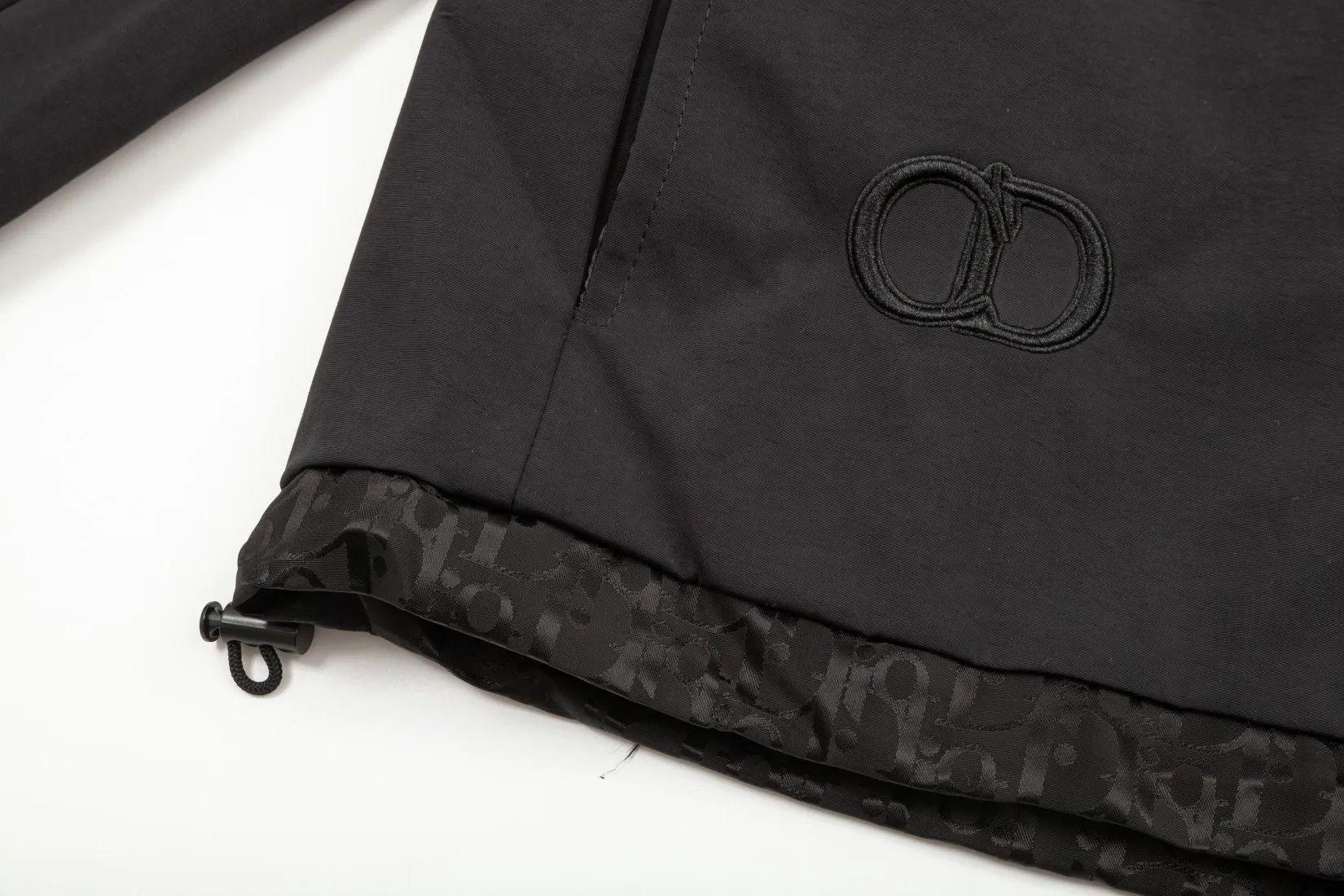 【DIOR  公式旗艦店】ディオール  ジャケット着 好評に付き再入荷！241212