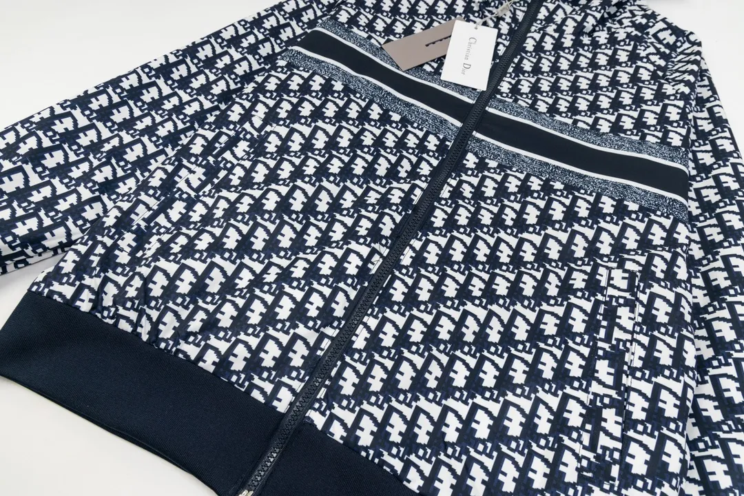 【DIOR  公式旗艦店】ディオール   ジャケット着 好評に付き再入荷！ 240923