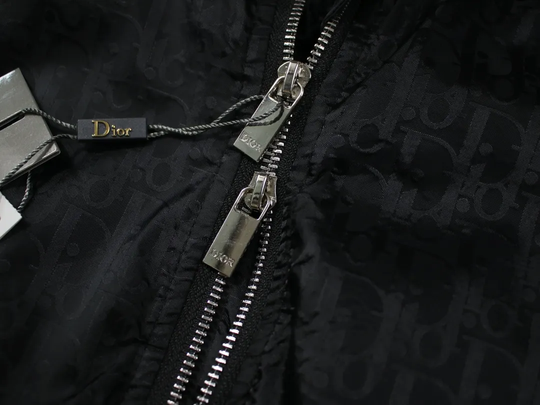 【DIOR  公式旗艦店】ディオール   ジャケット着 好評に付き再入荷！ 240923