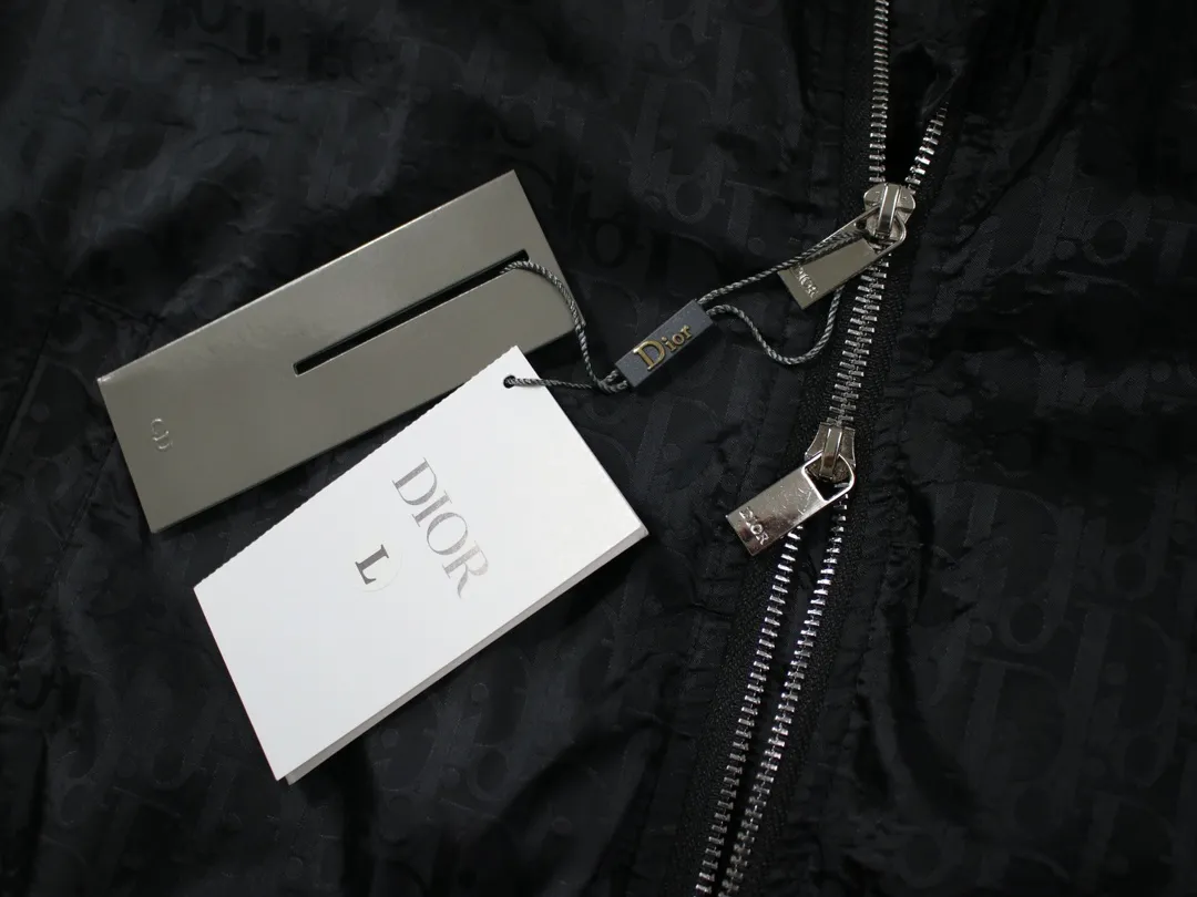 【DIOR  公式旗艦店】ディオール   ジャケット着 好評に付き再入荷！ 240923
