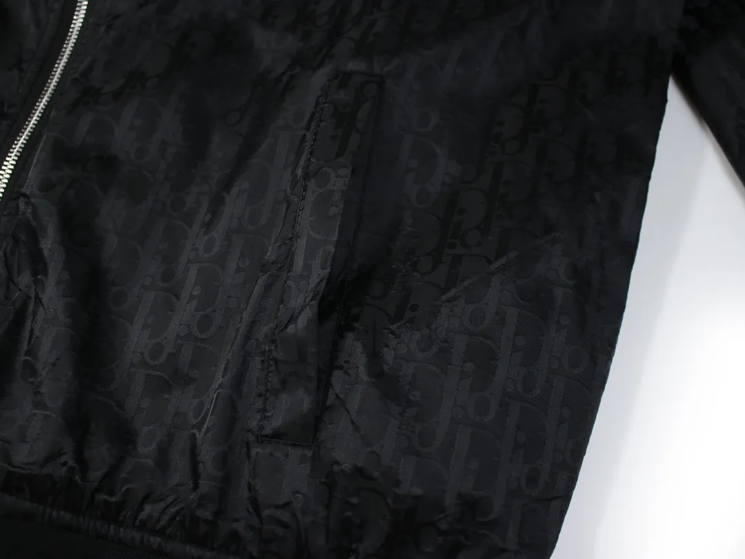 【DIOR  公式旗艦店】ディオール   ジャケット着 好評に付き再入荷！ 240923